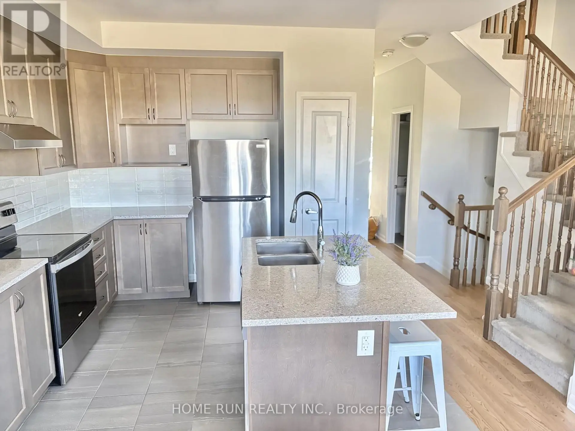 111 TEELIN CIRCLE - Image 2