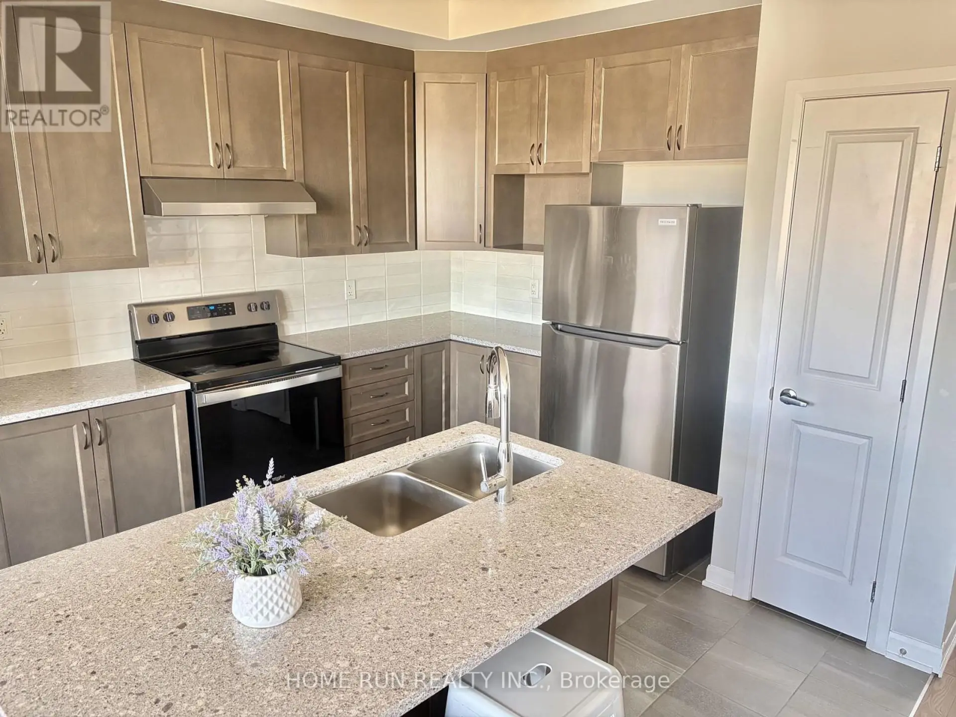 111 TEELIN CIRCLE - Image 4