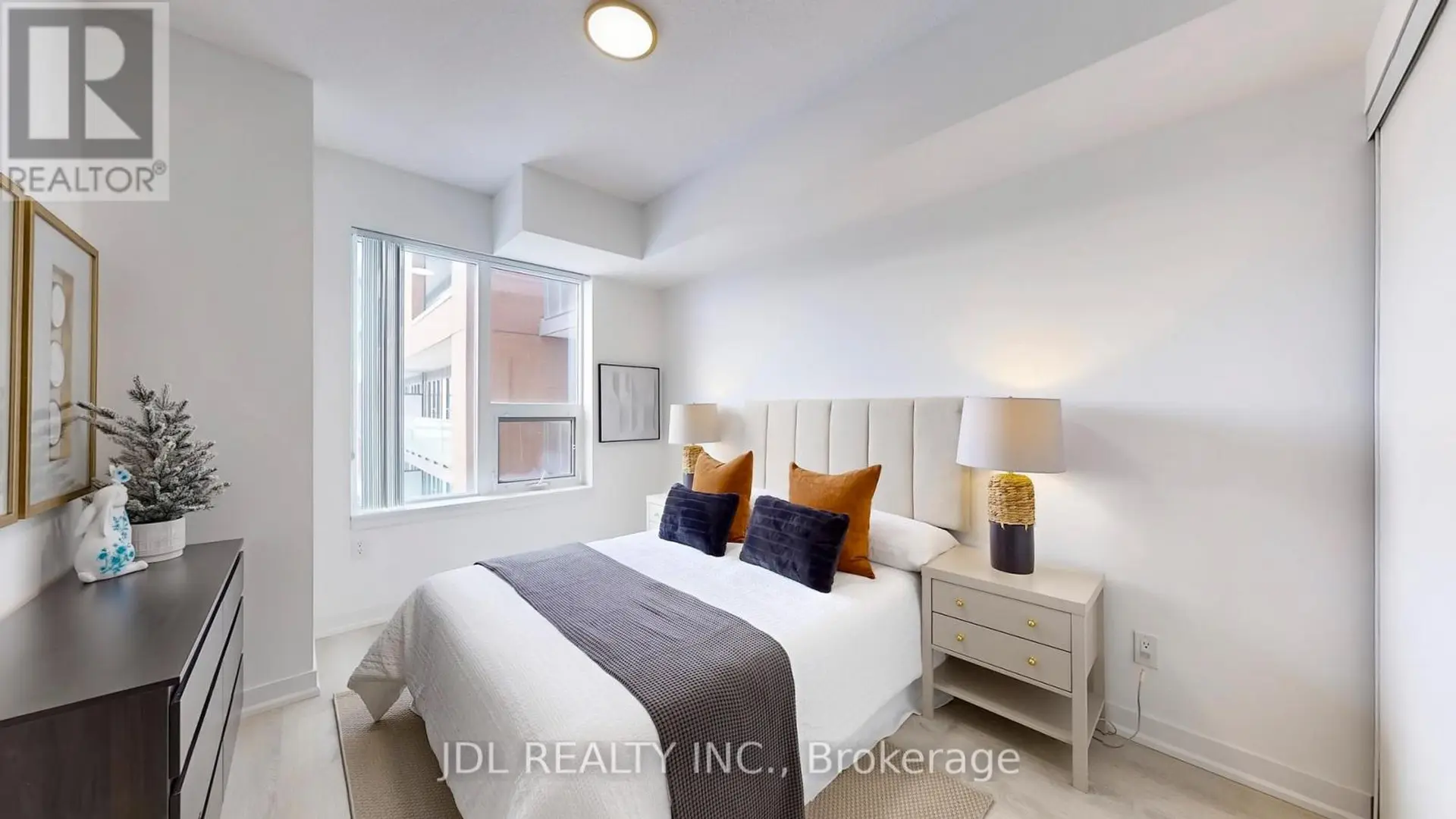 #707 1038 MCNICOLL AVENUE - Image 12