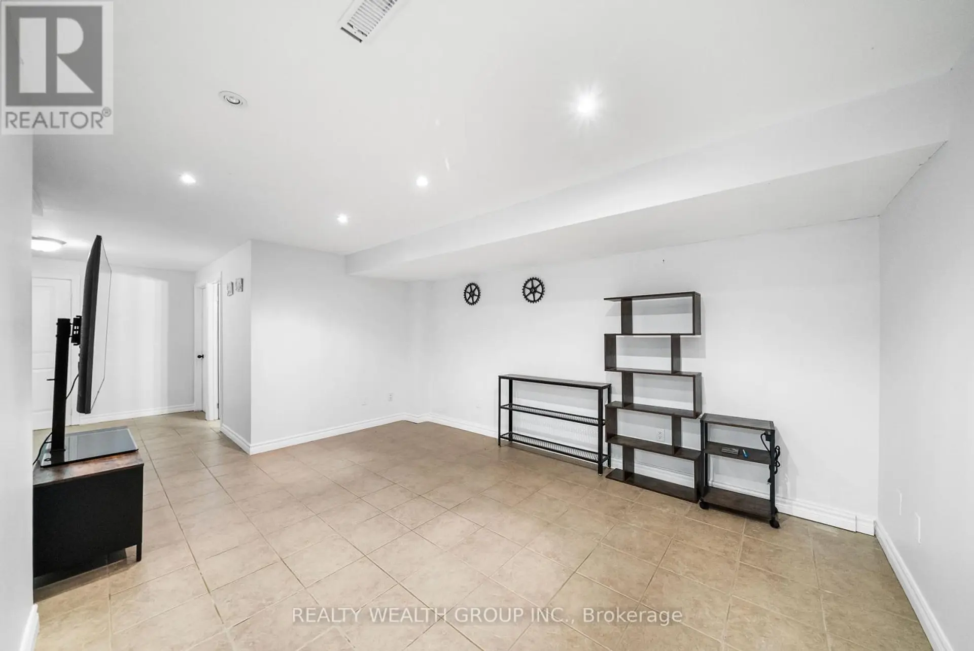 34 CASTLE PARK BOULEVARD - Image 14