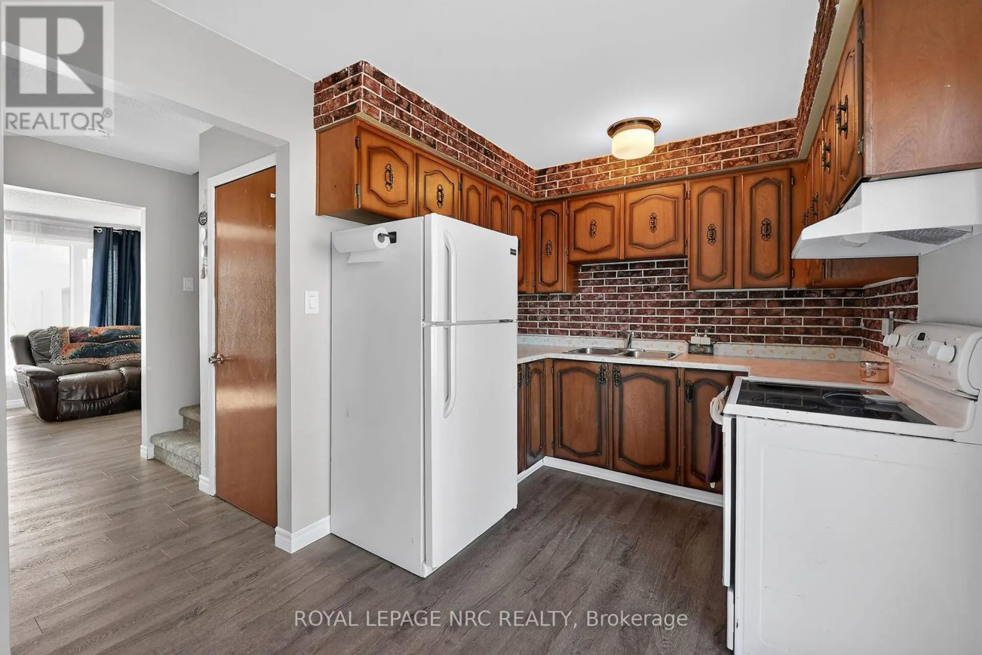 28 CHANTAL COURT - Image 5