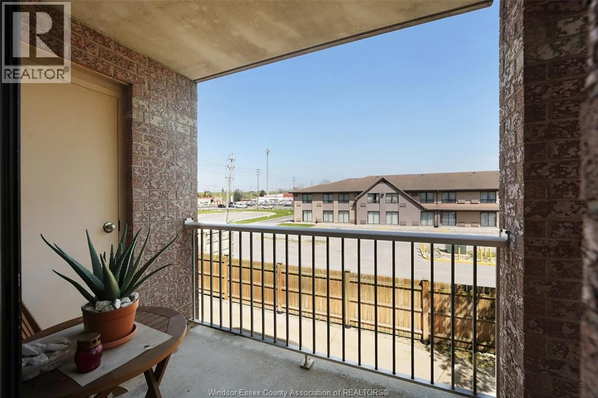 #205 401 GRAND MARAIS ROAD West - Image 11