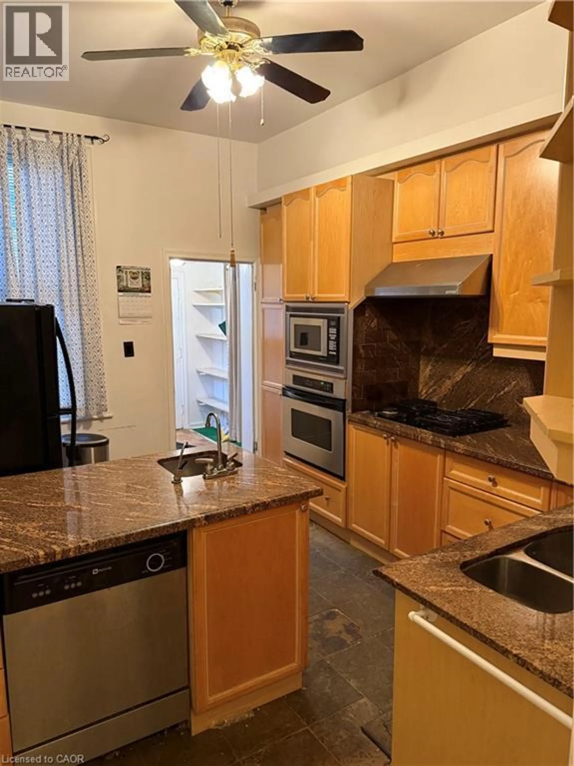 105 WELLINGTON Street S - Image 5