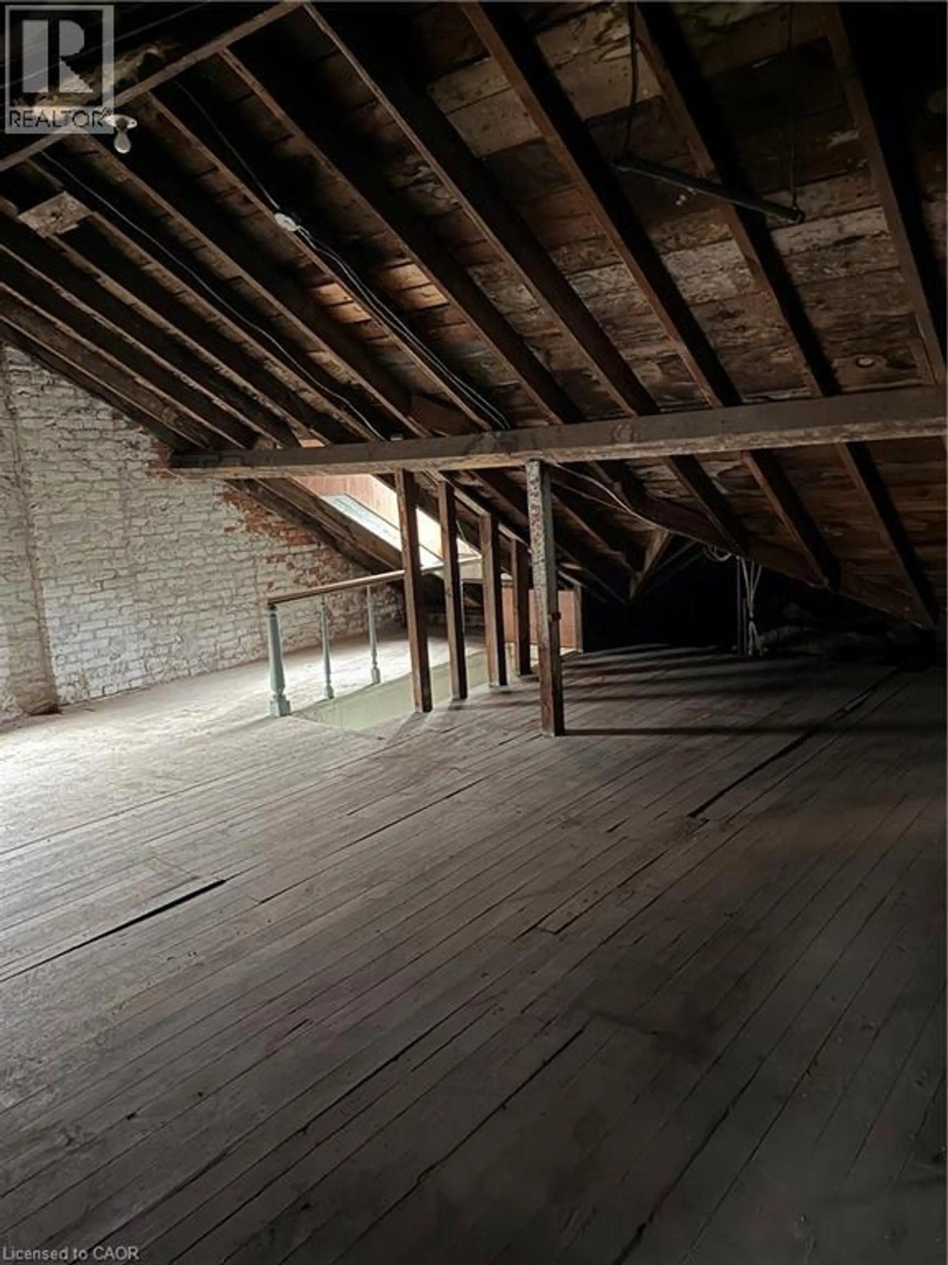 105 WELLINGTON Street S - Image 8