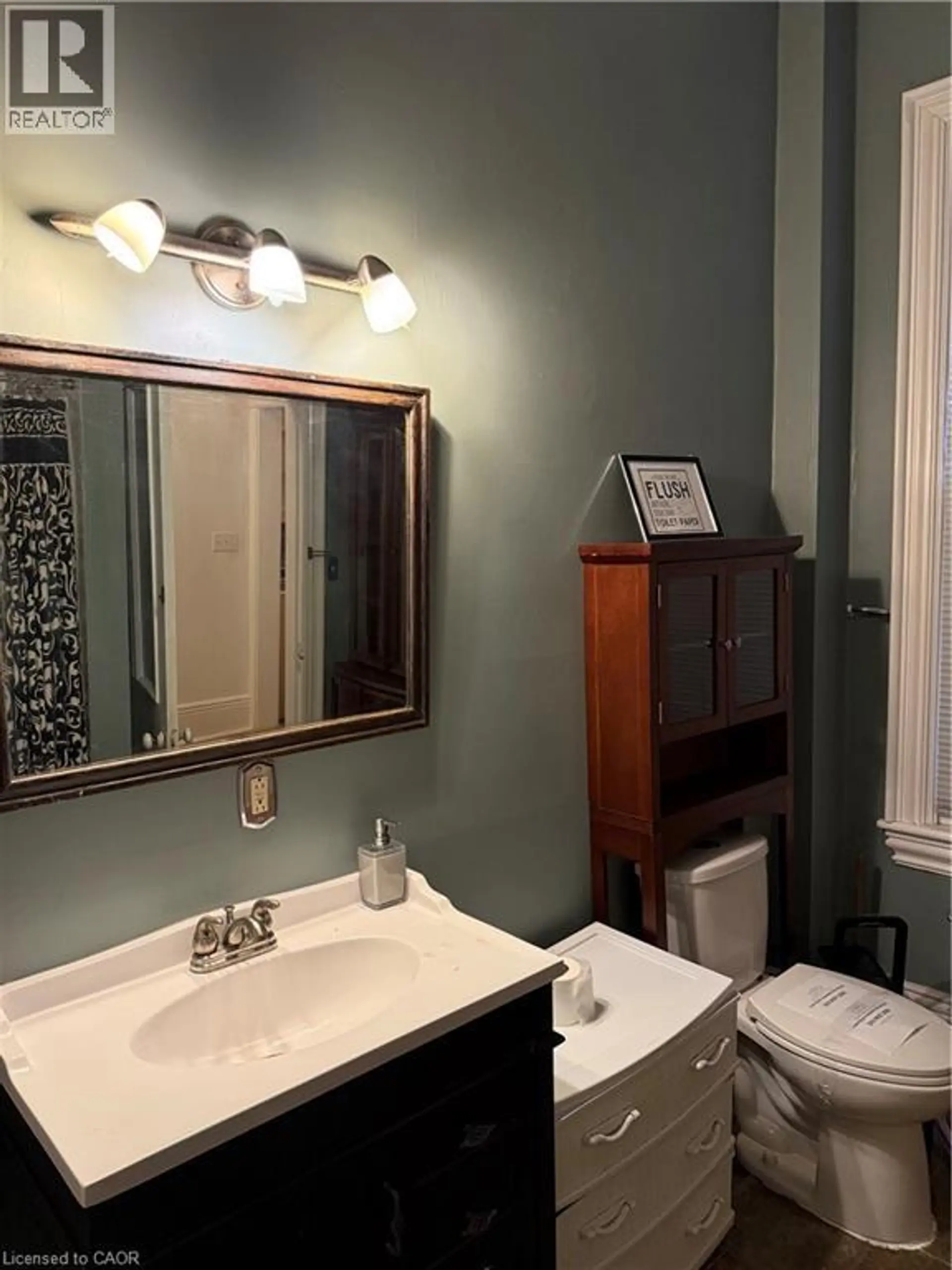 105 WELLINGTON Street S - Image 4