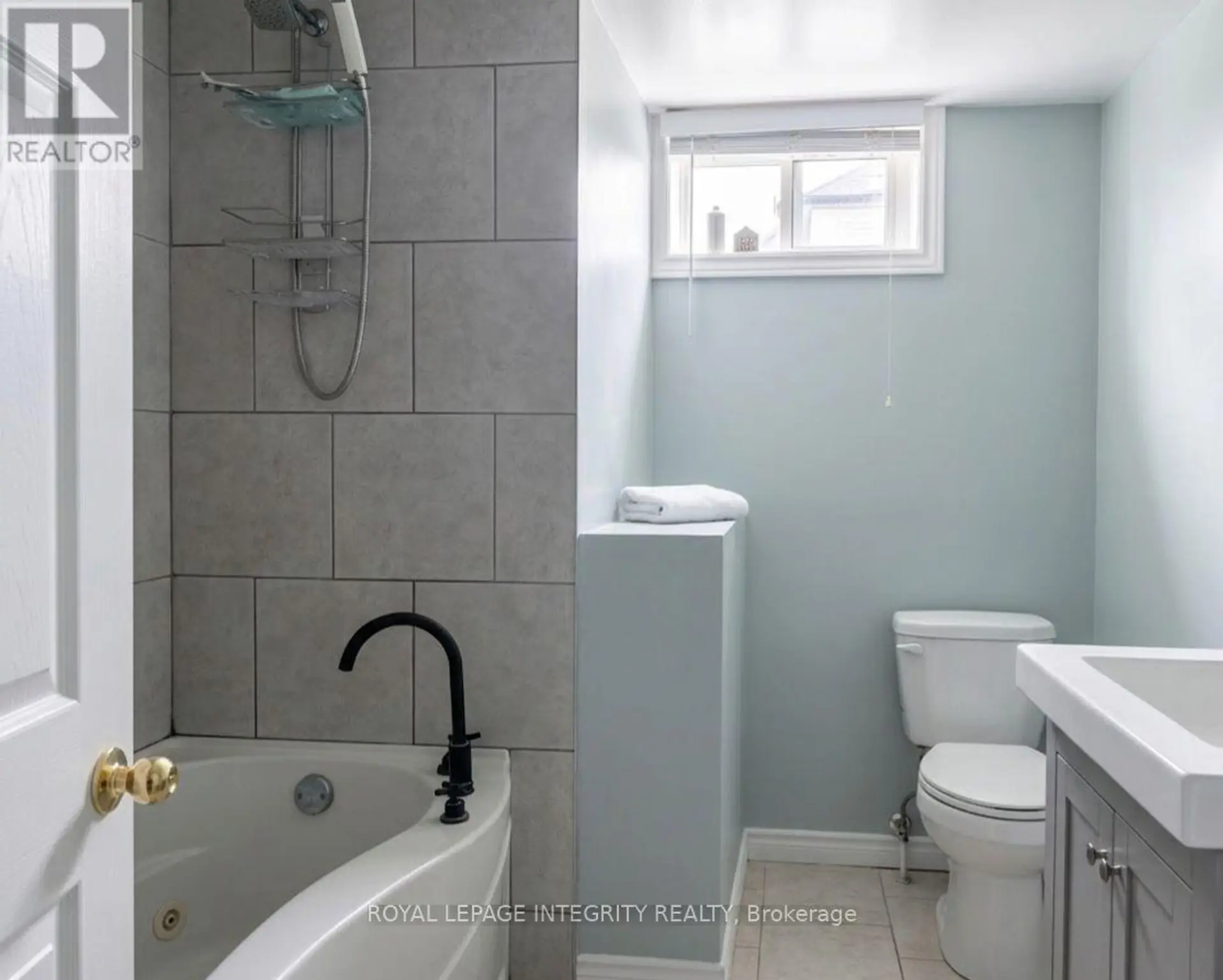 176 OAKRIDGE BOULEVARD - Image 16