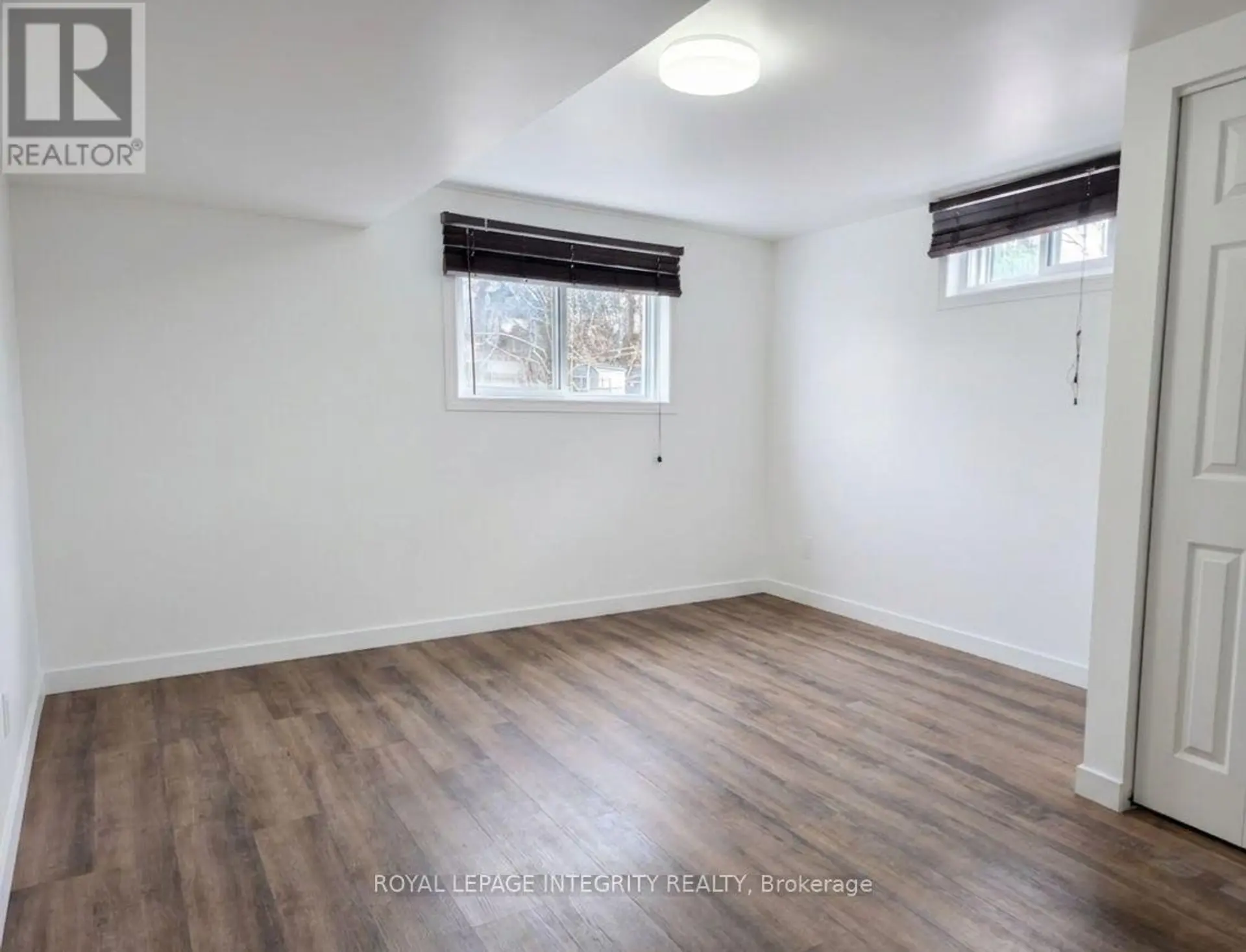 176 OAKRIDGE BOULEVARD - Image 17