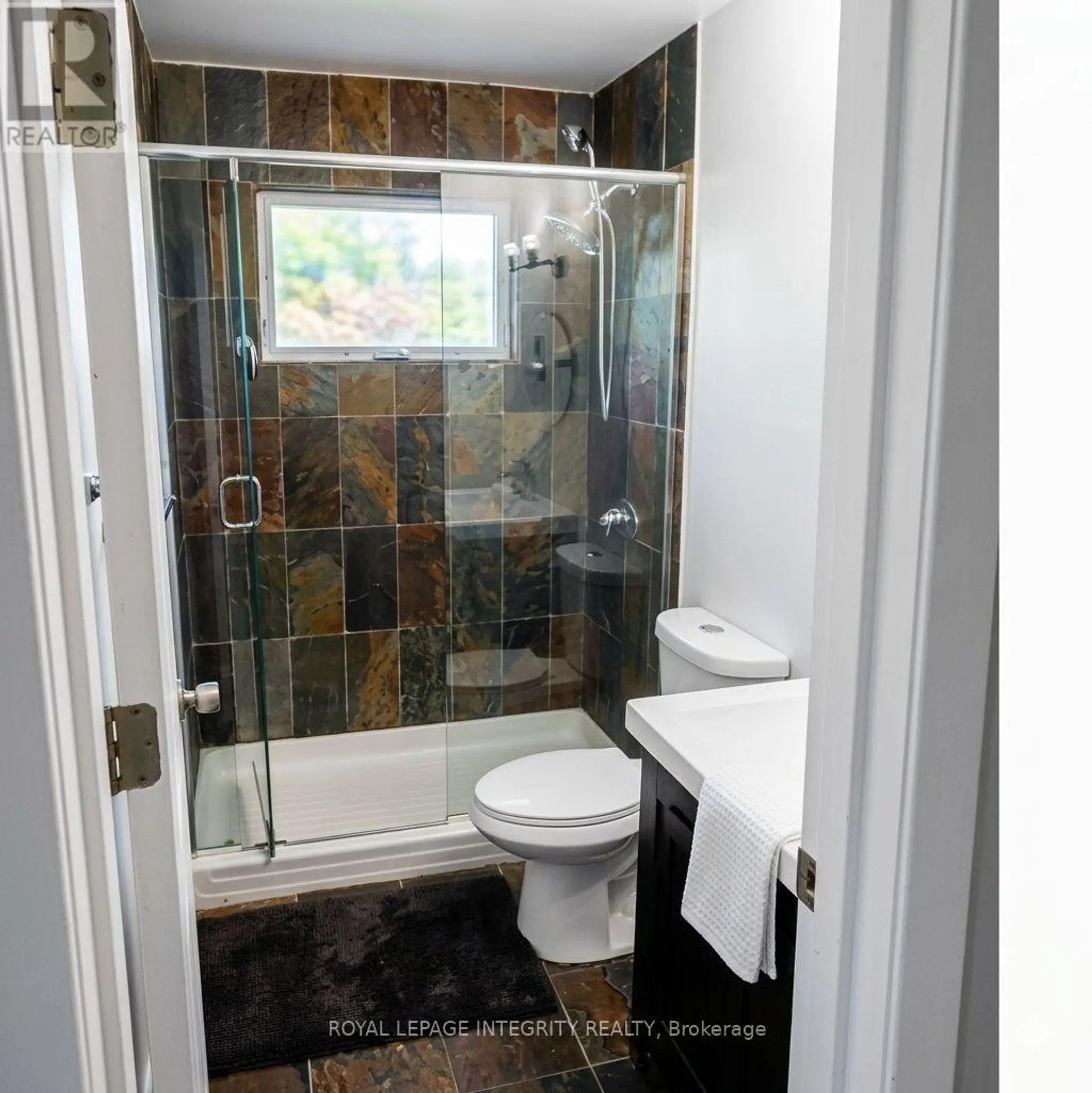 176 OAKRIDGE BOULEVARD - Image 8