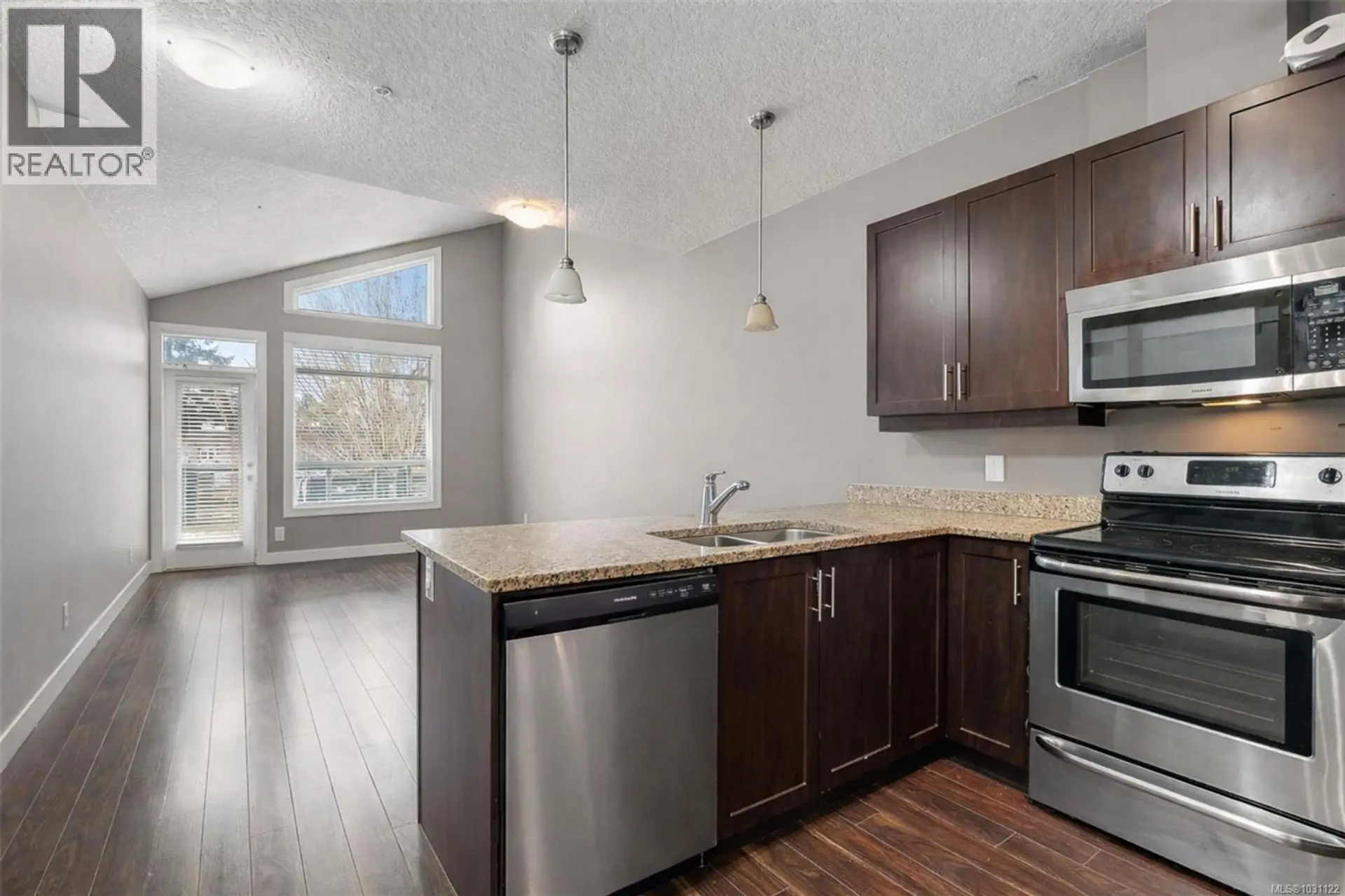 #305 938 Dunford Ave - Image 3