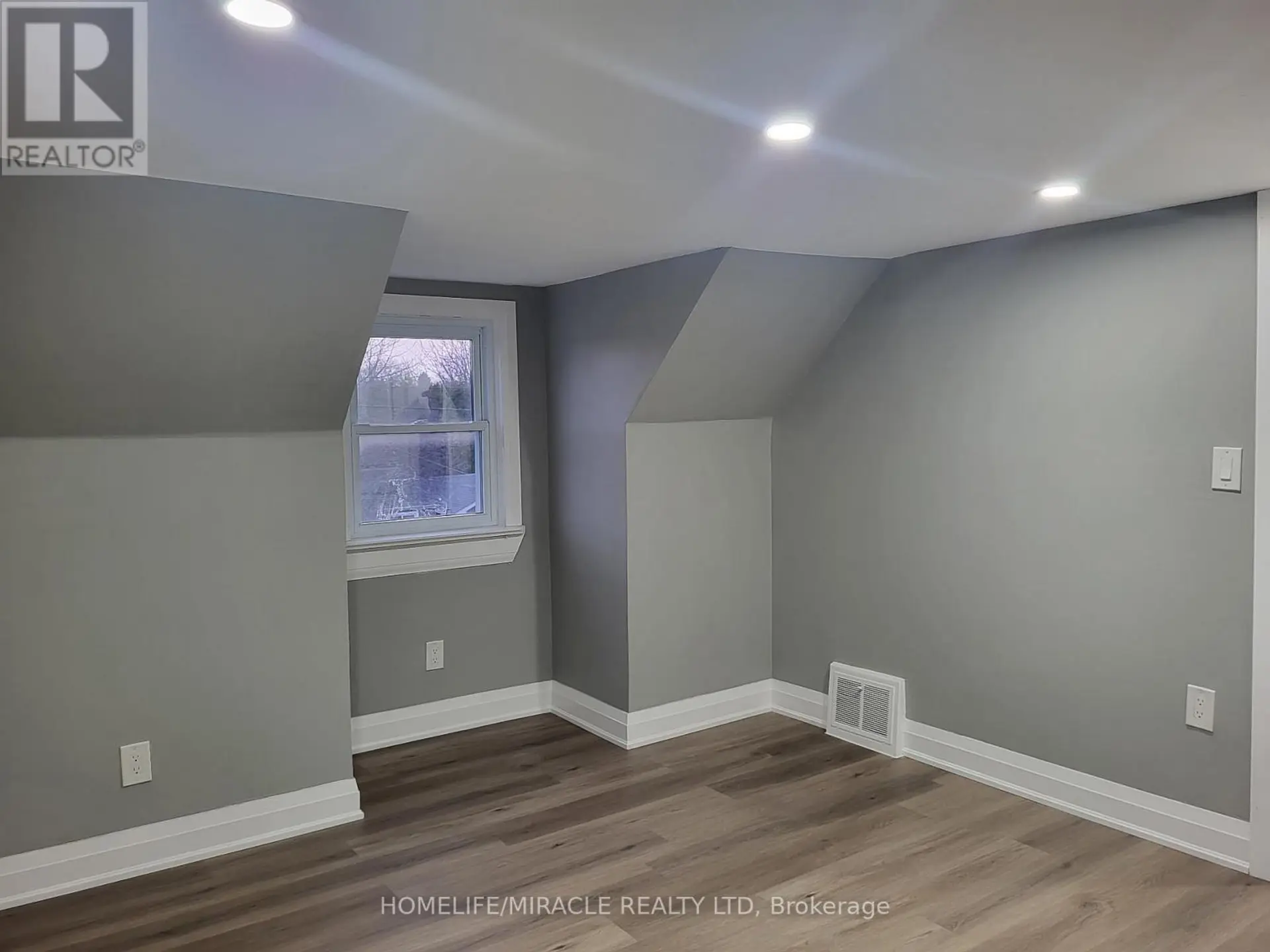 254 MARGARET STREET - Image 9