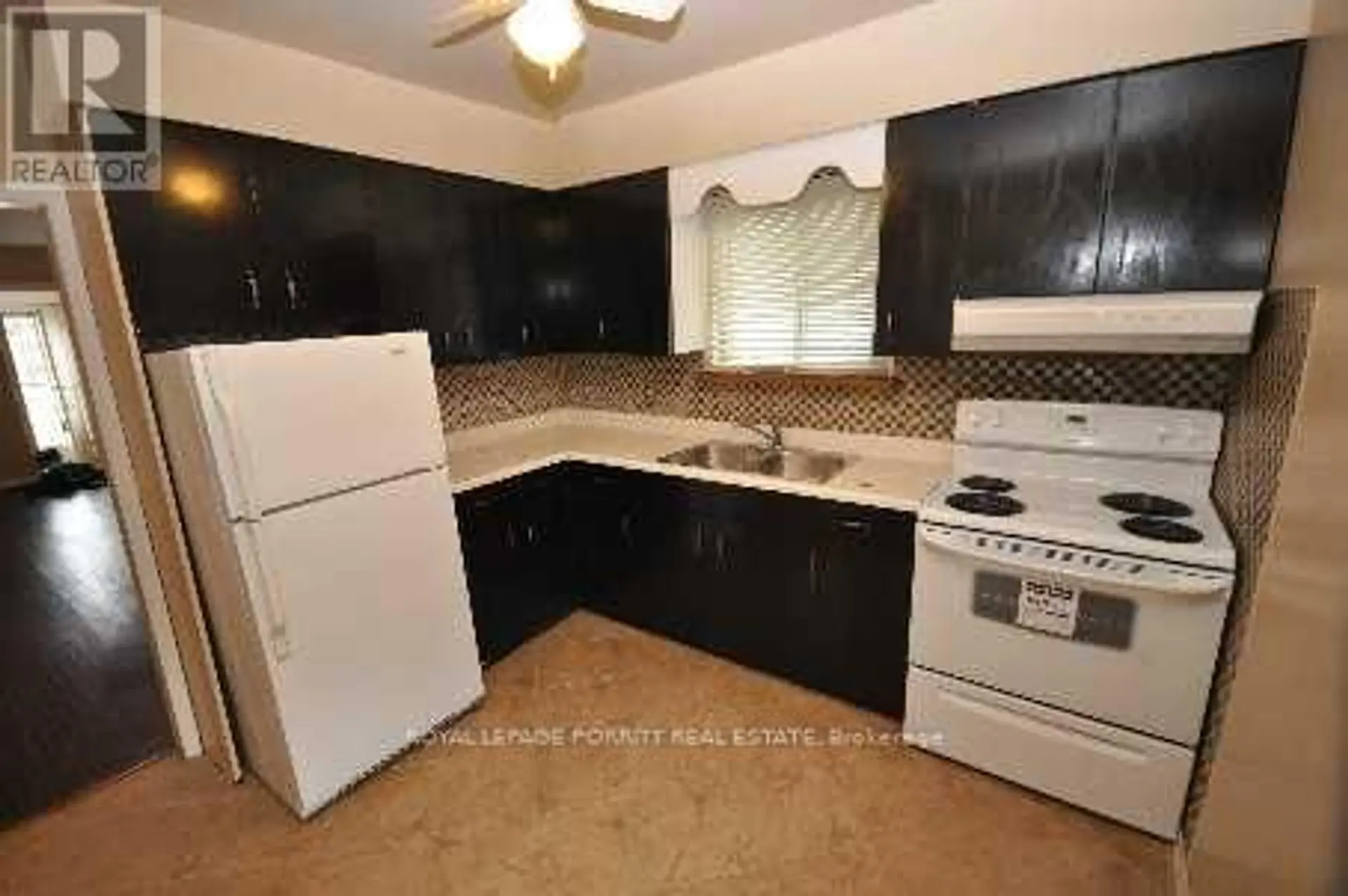 86 ASH CRESCENT - Image 2