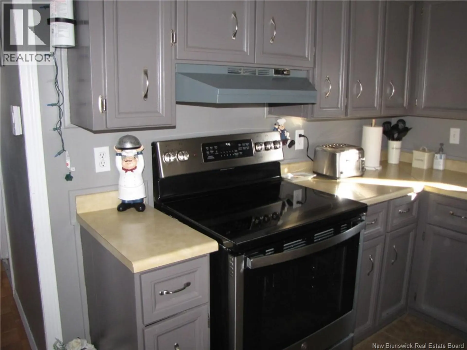 12 Pinetree Street - Image 13