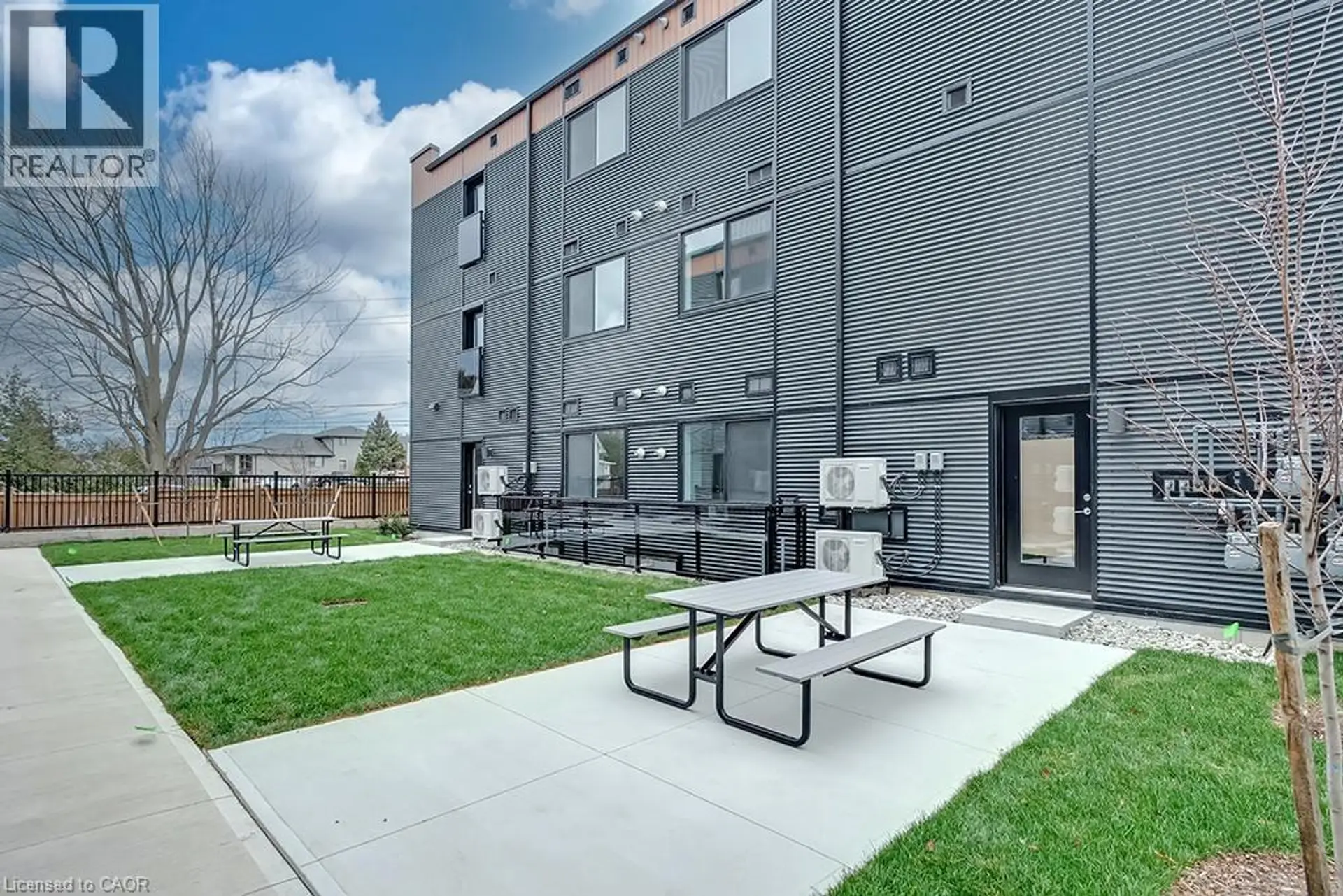 #3A 259 KING Street E - Image 19