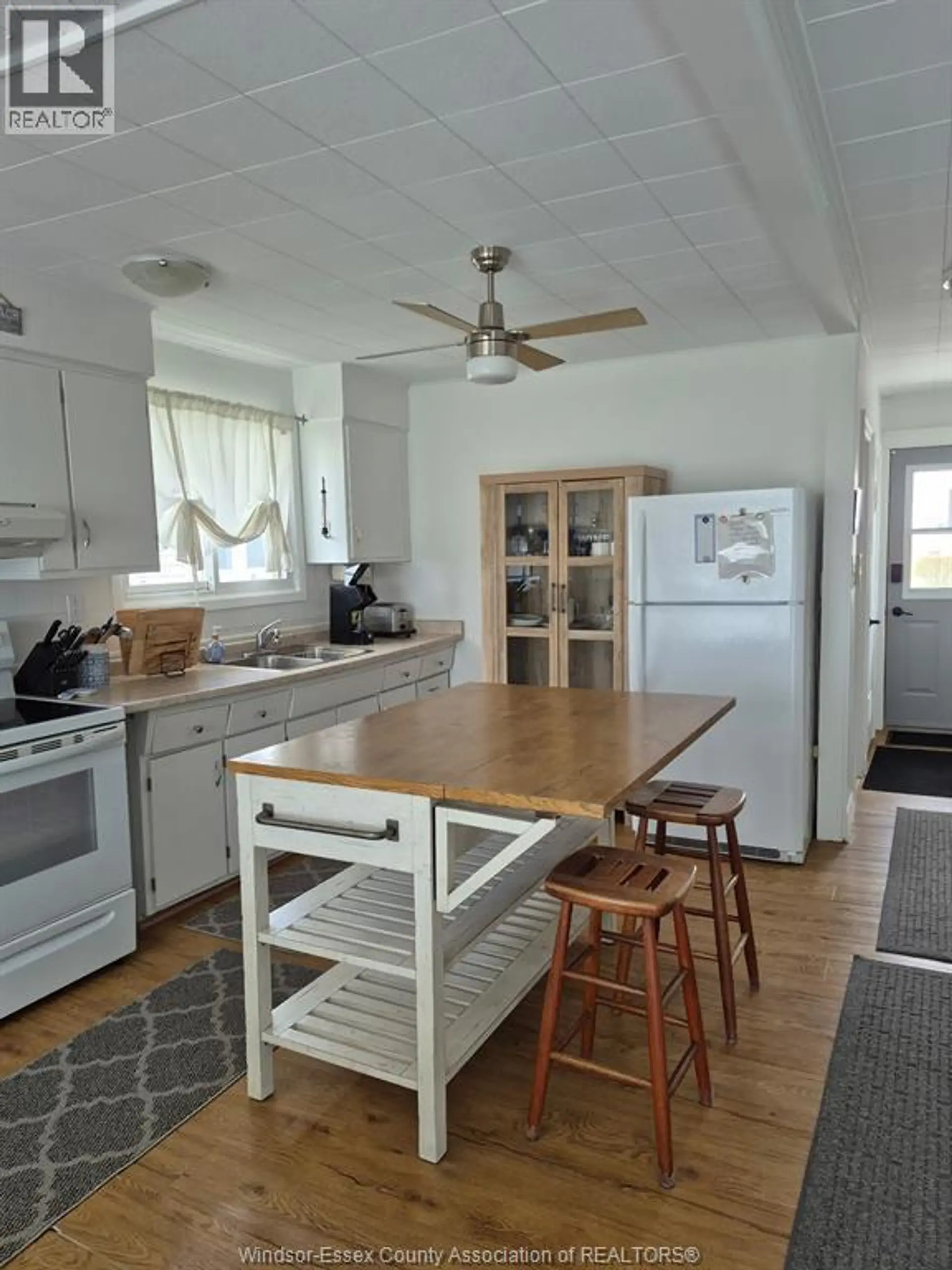 523 LYPPS BEACH - Image 2