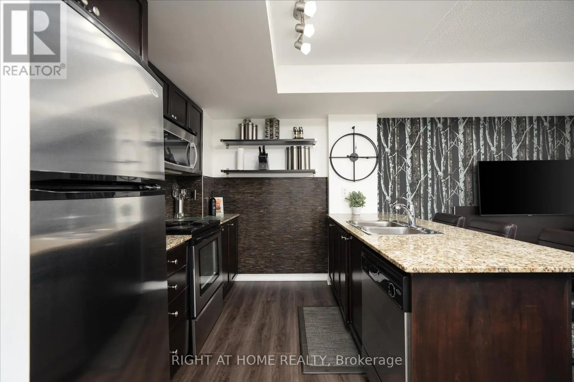 #112 1 RUTTAN STREET - Image 11