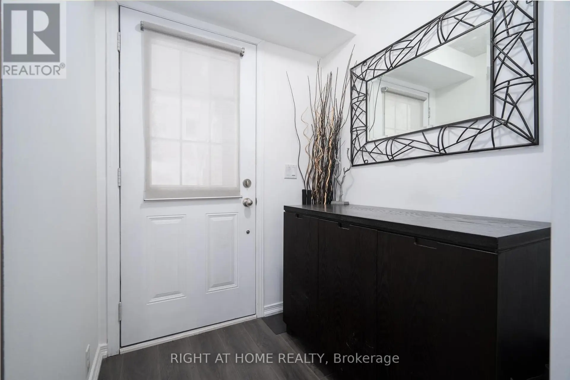 #112 1 RUTTAN STREET - Image 4