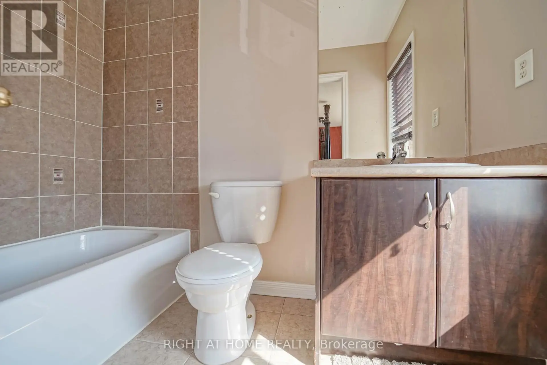 48 CURRAN HALL CRESCENT - Image 11