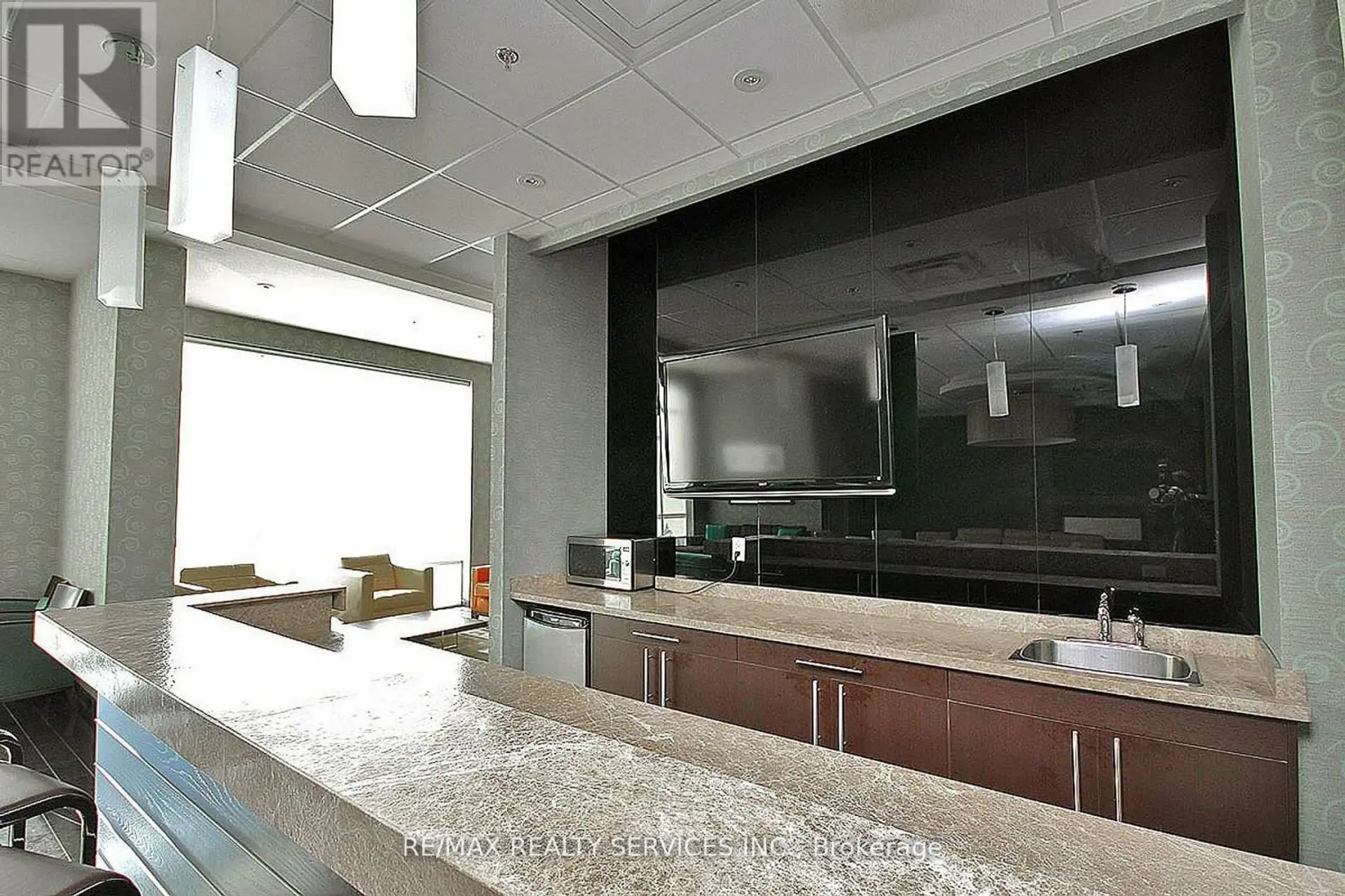 #2009 215 QUEEN STREET E - Image 9