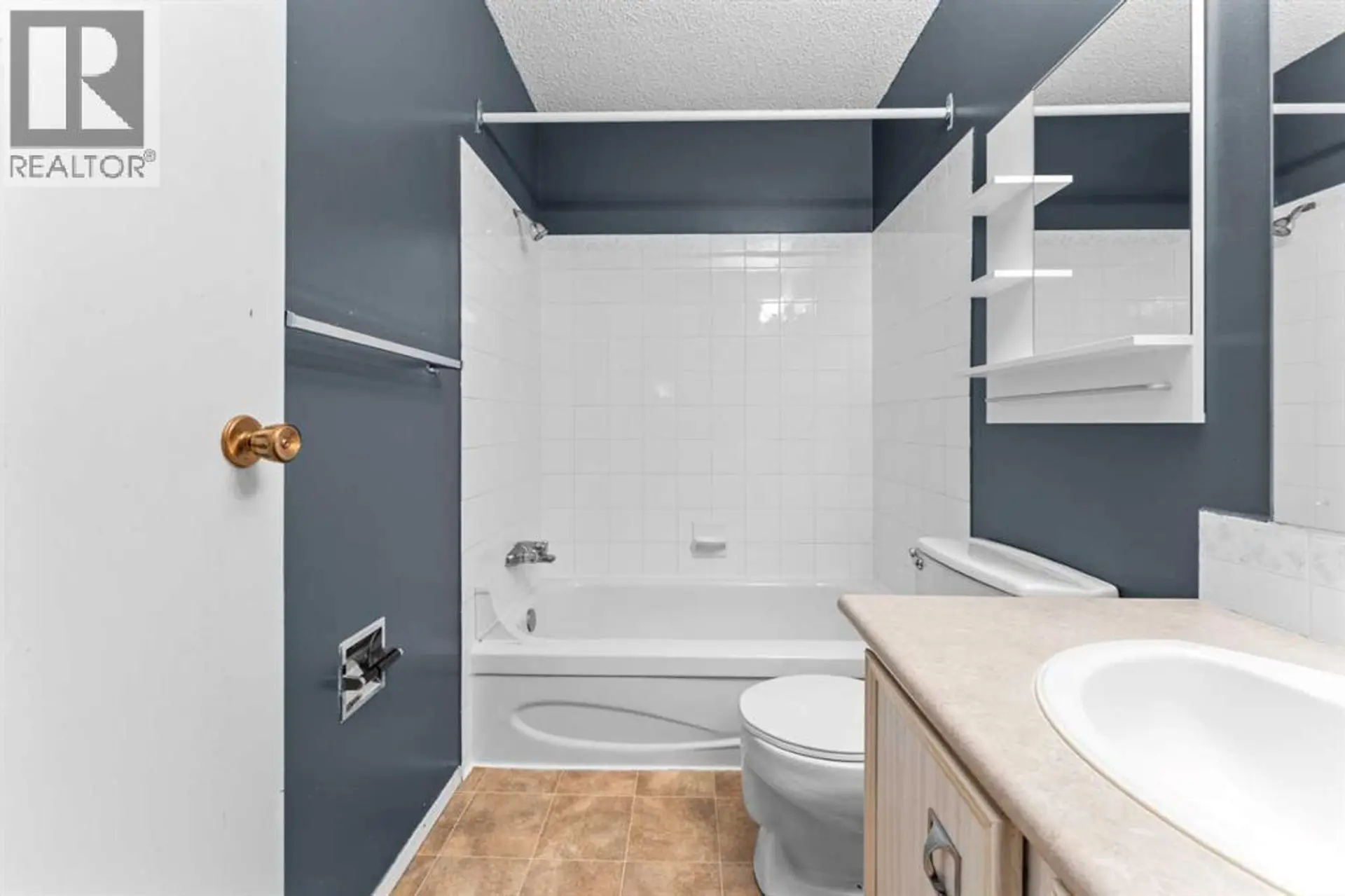#1202 2200 Woodview Drive SW - Image 7