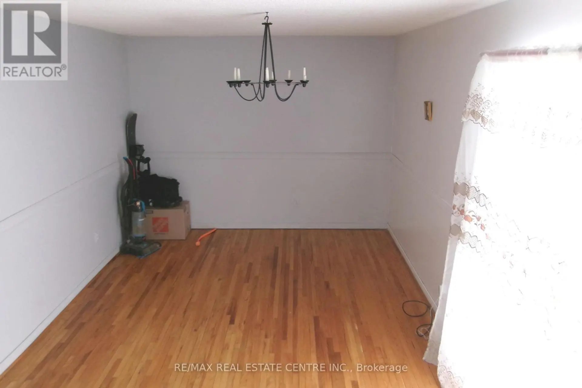 94 DIANE DRIVE - Image 4