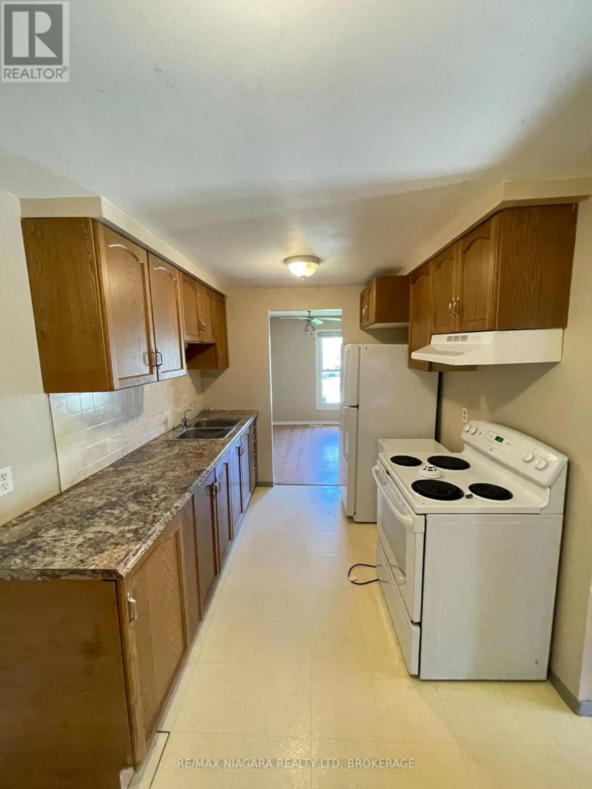 2 BALDWIN CRESCENT - Image 2