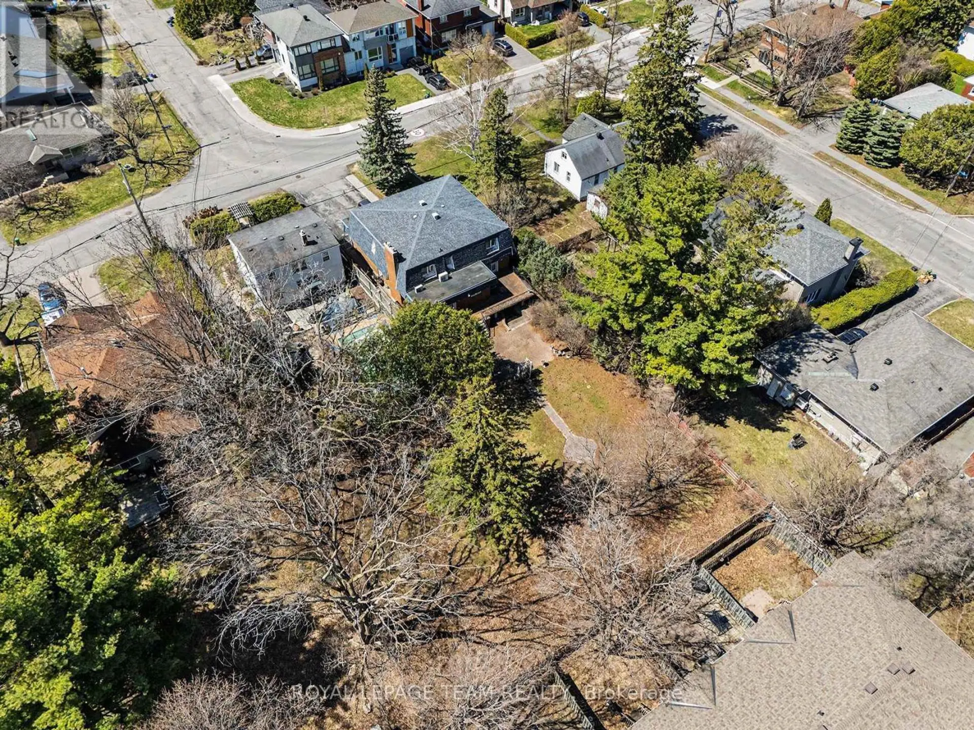 429 ANCASTER AVENUE E - Image 13