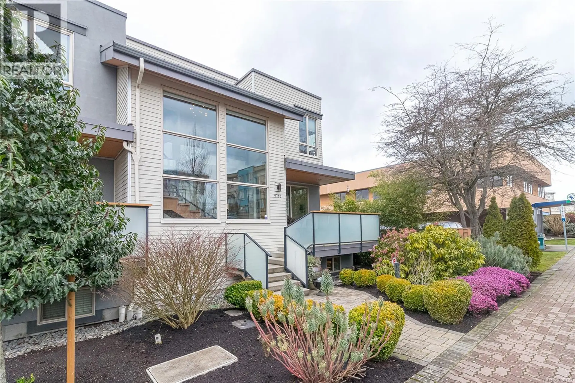 Property at 9710 Fifth St, Sidney, BC