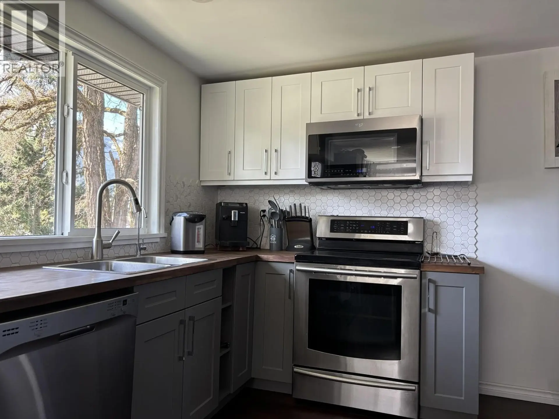 Property at 95 2nd Street NW, Nakusp, BC