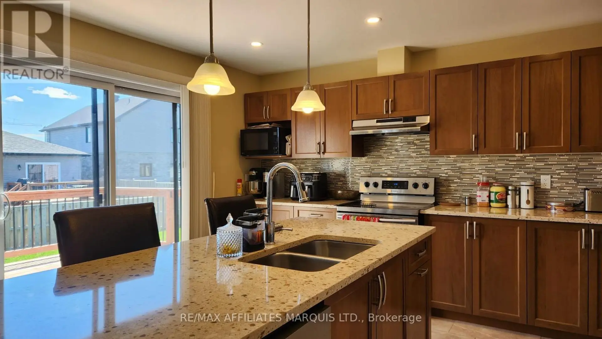 369 BELFORT CRESCENT - Image 2