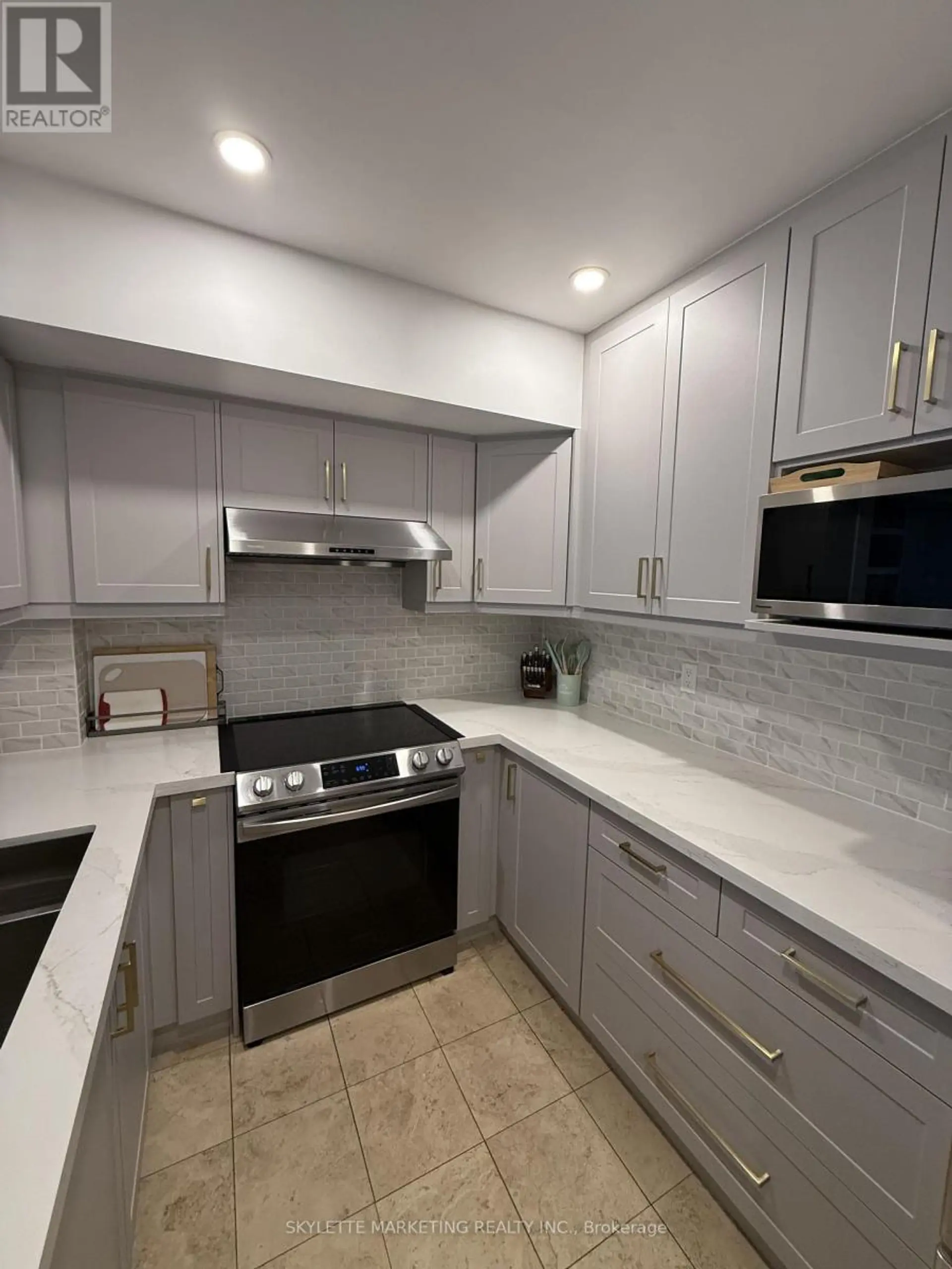 #123 3 EVERSON DRIVE - Image 4