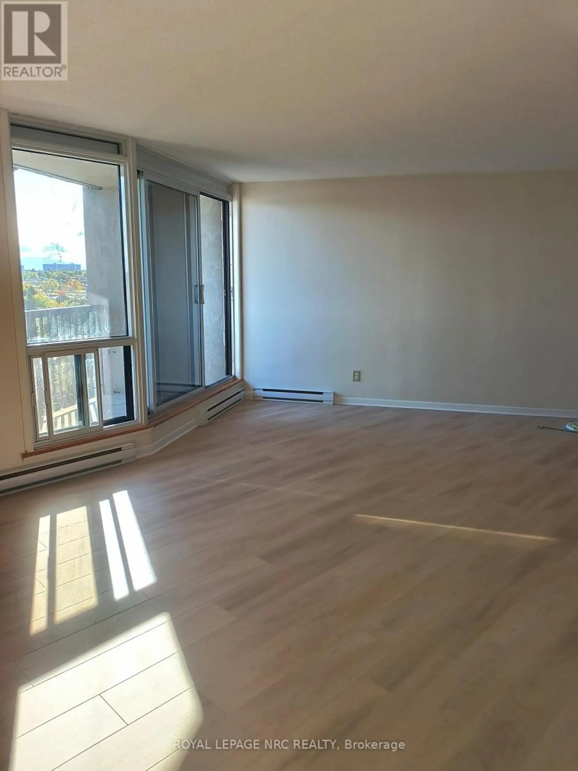 #706 900 DYNES ROAD - Image 10