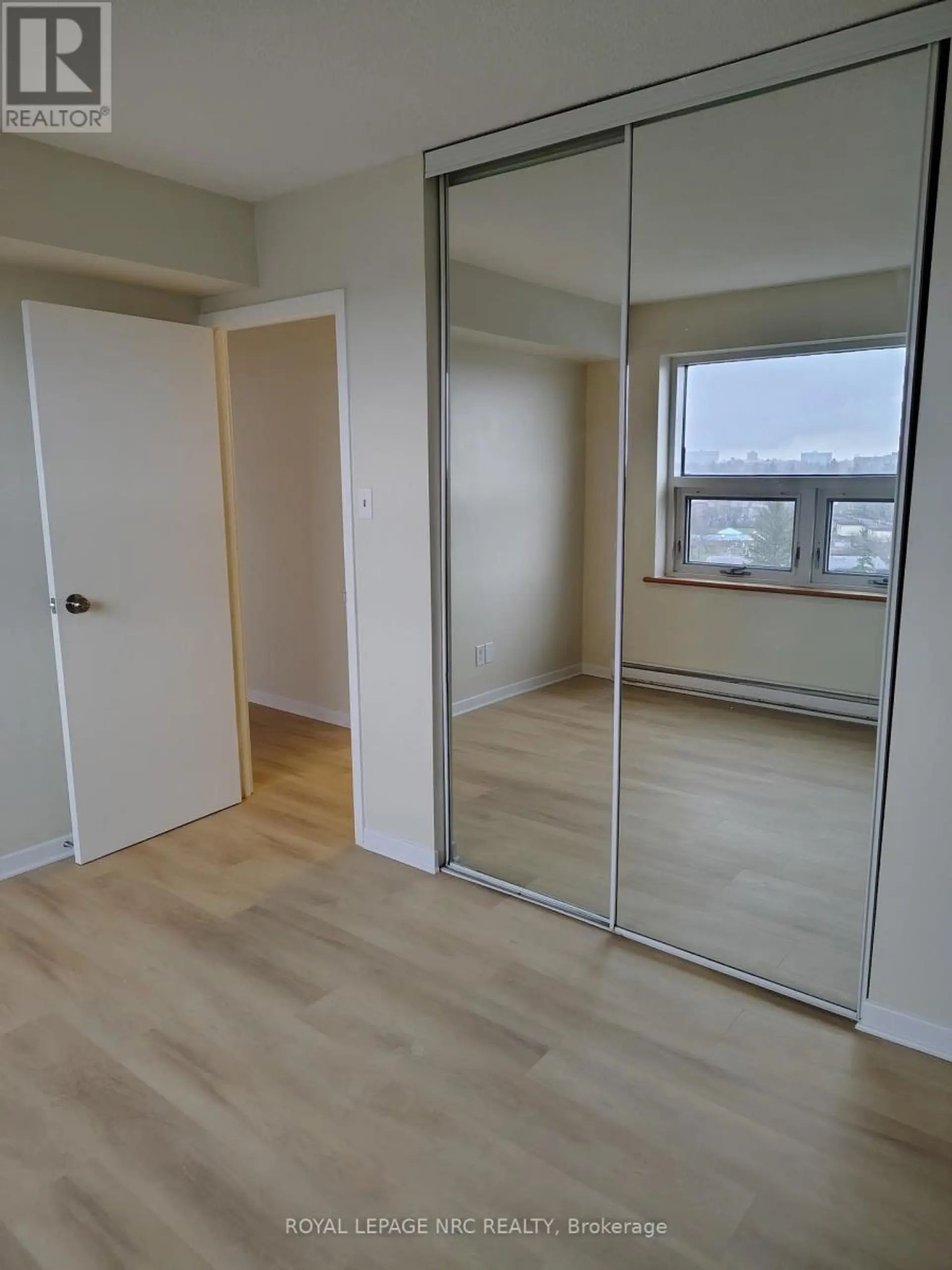 #706 900 DYNES ROAD - Image 17