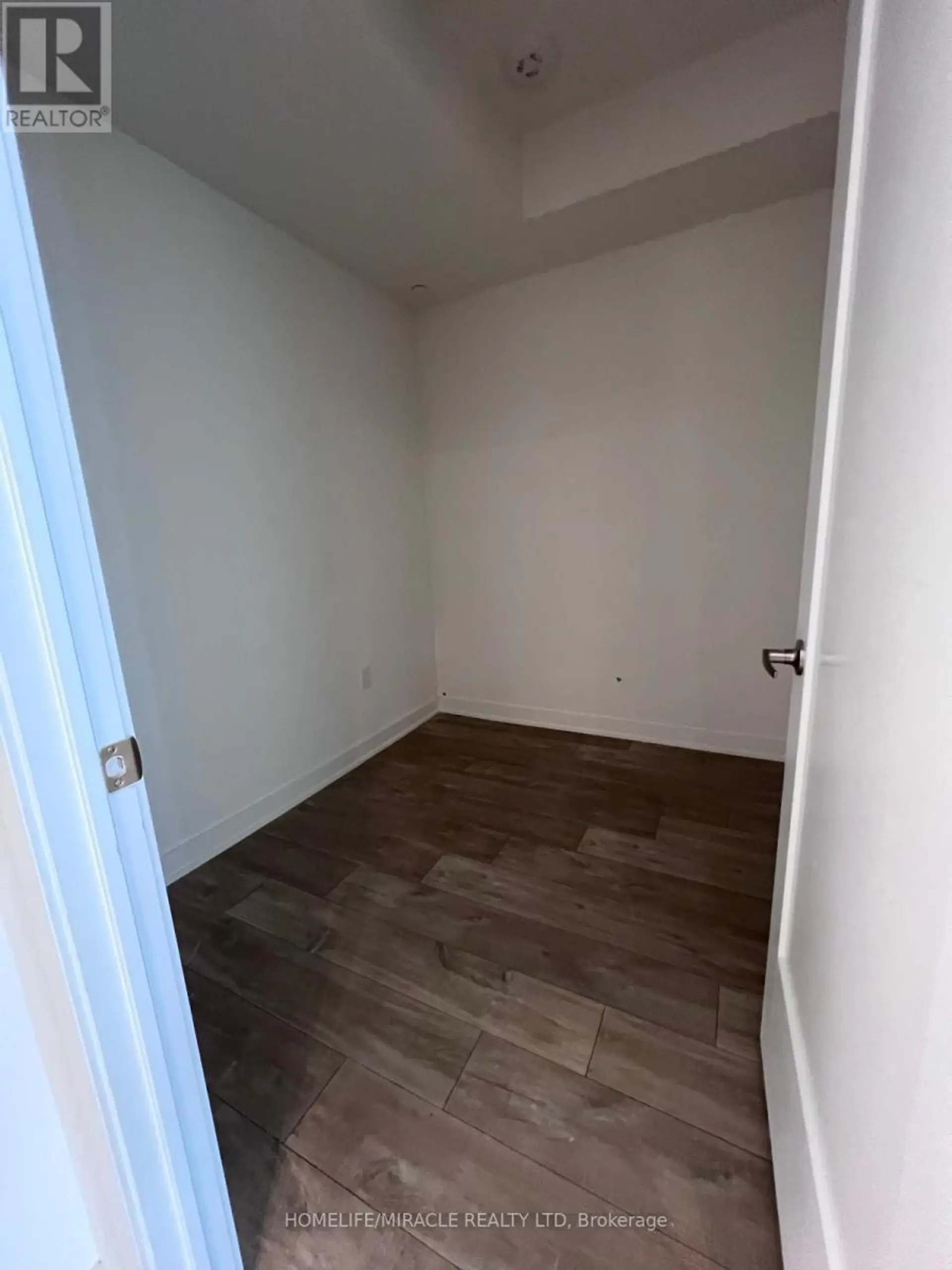 #2423 135 LOWER SHERBOURNE STREET - Image 6