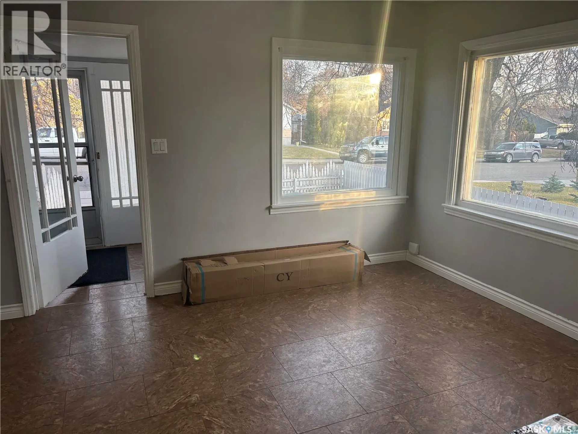476 4th AVENUE NW - Image 2