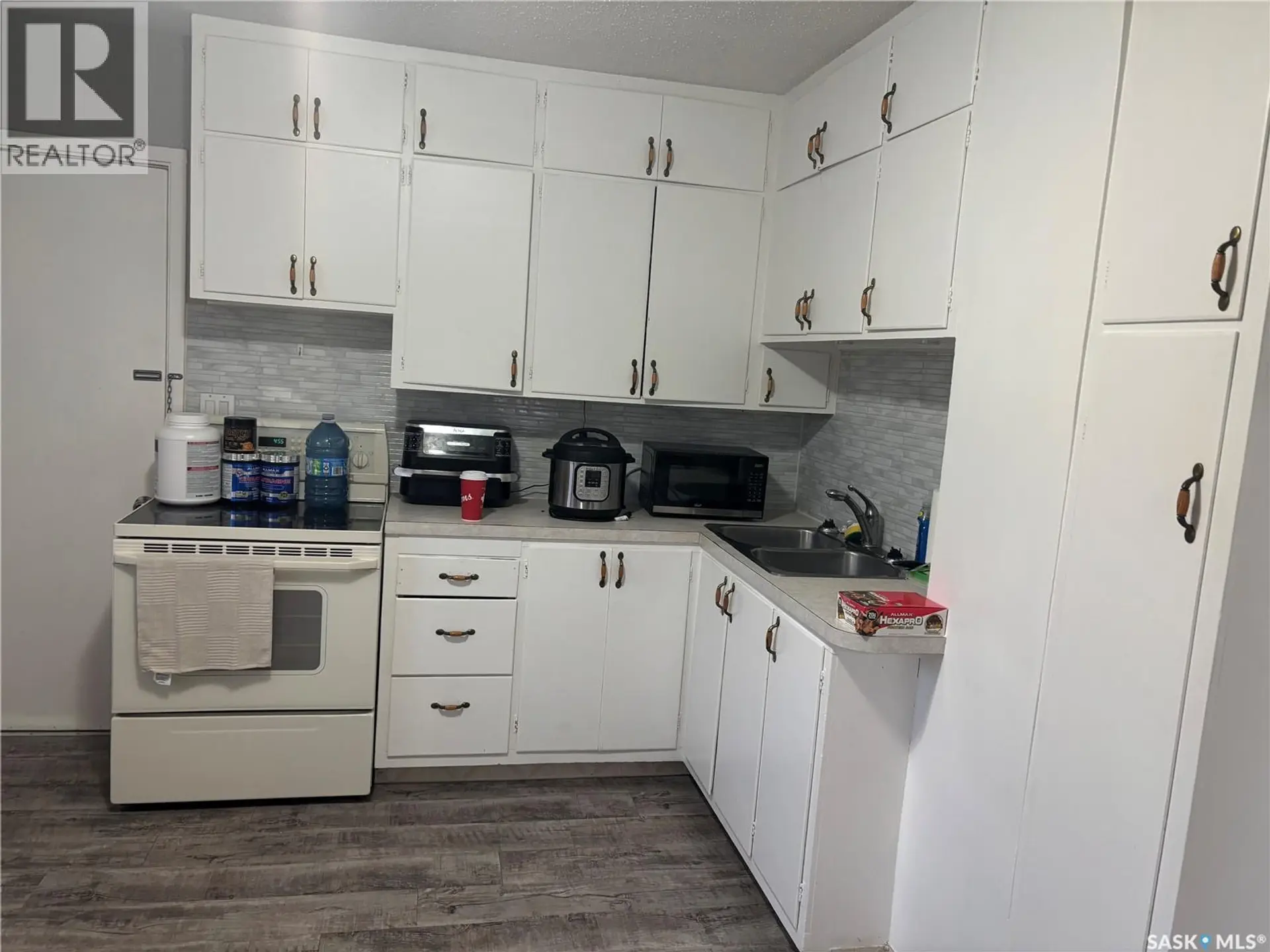 476 4th AVENUE NW - Image 4