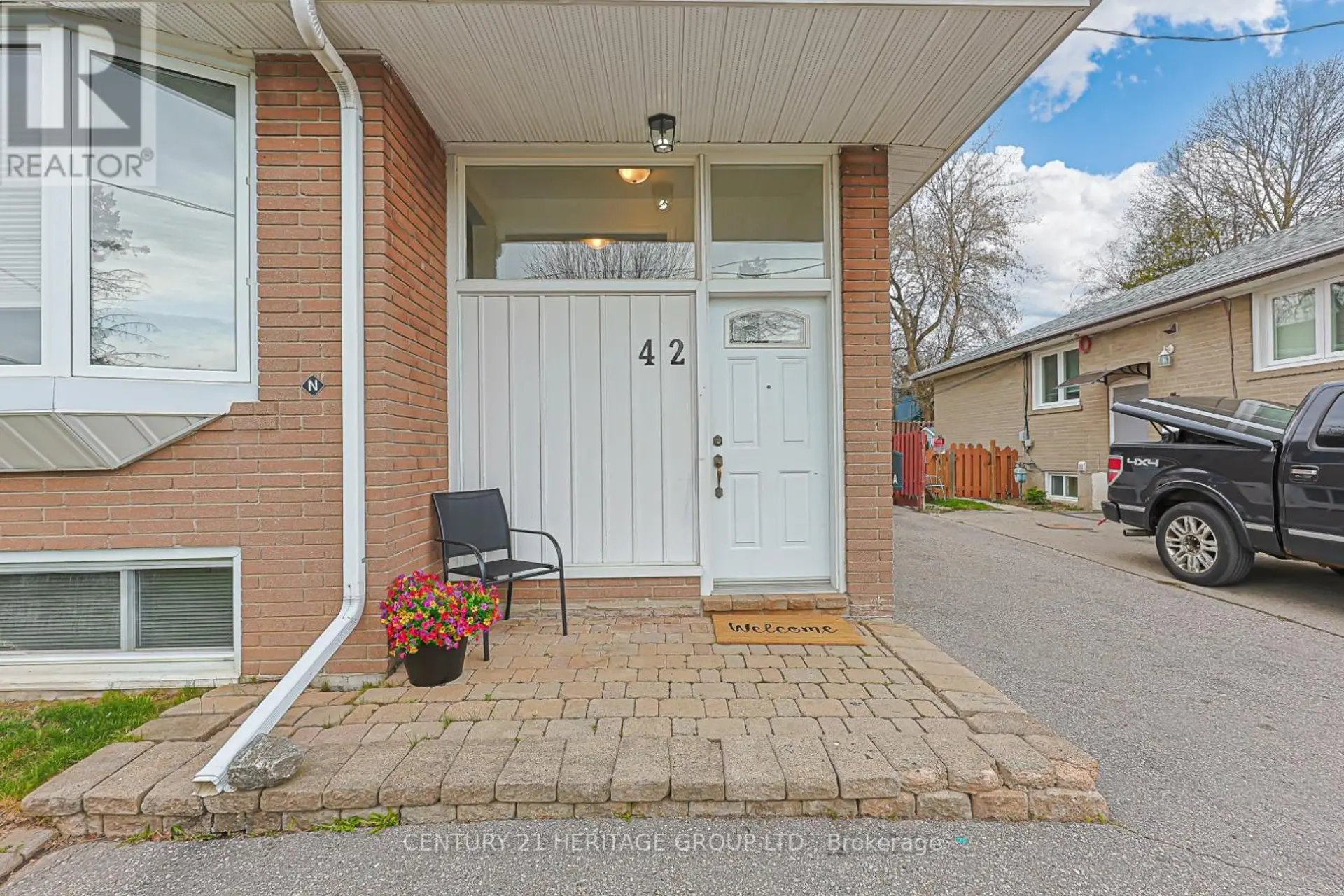 42 LINDSAY AVENUE - Image 1