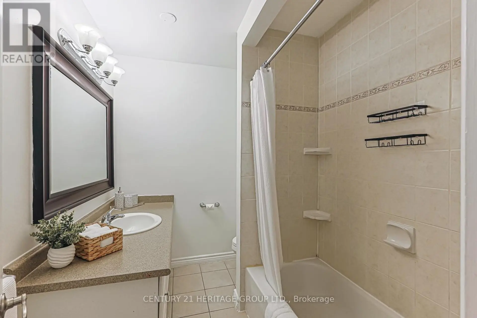 42 LINDSAY AVENUE - Image 10