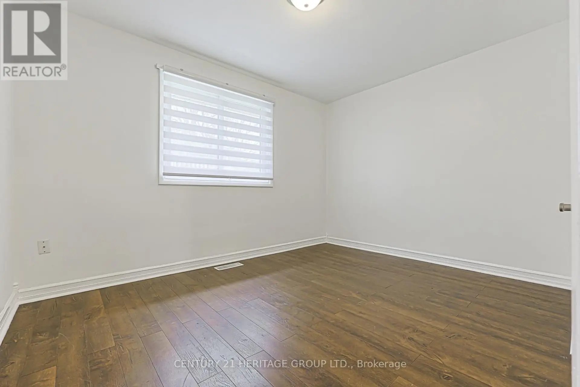 42 LINDSAY AVENUE - Image 8
