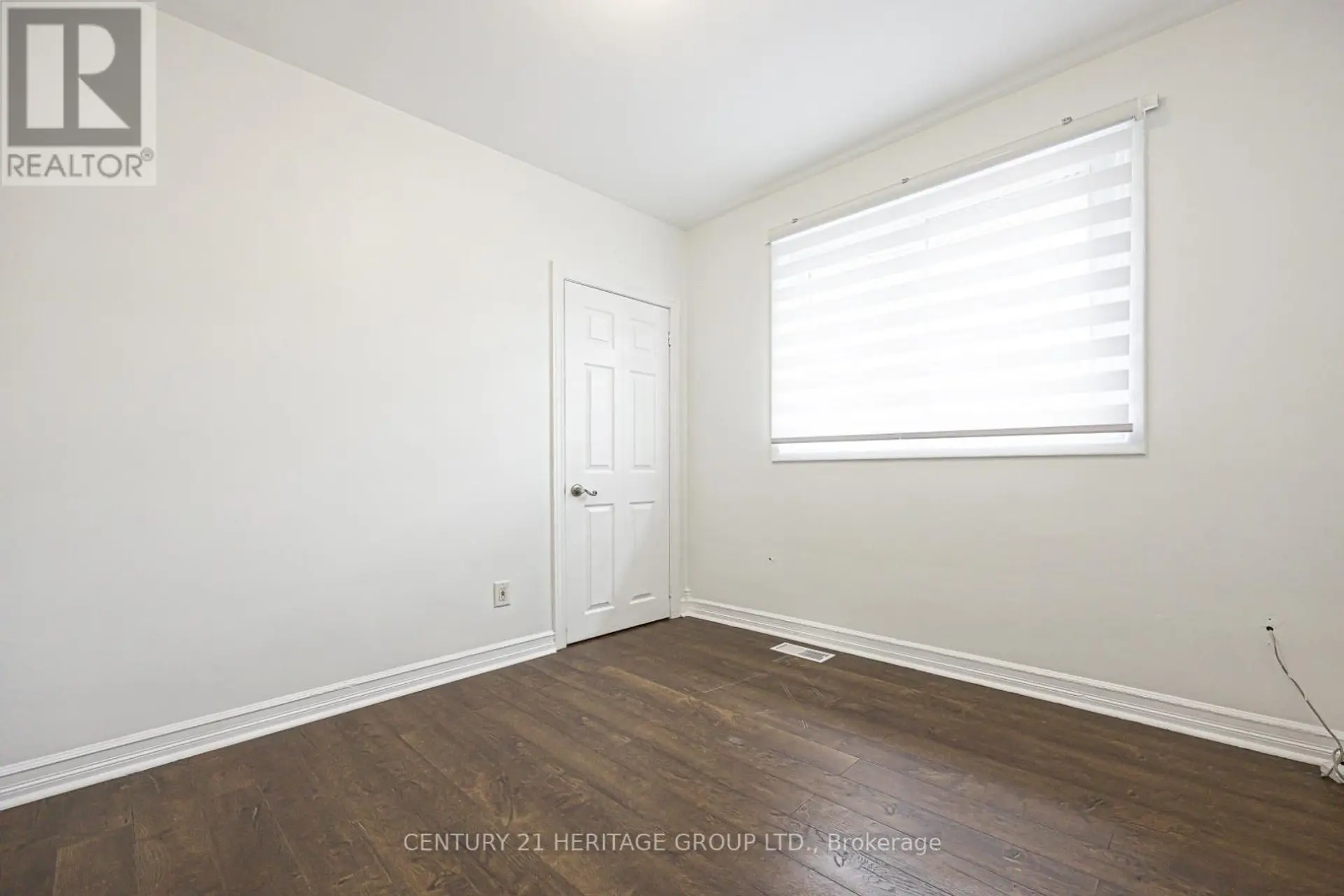 42 LINDSAY AVENUE - Image 9