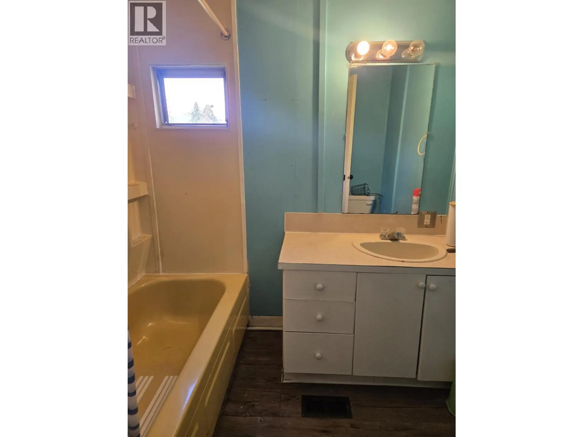 Property at 300 3rd Avenue, Castlegar, BC