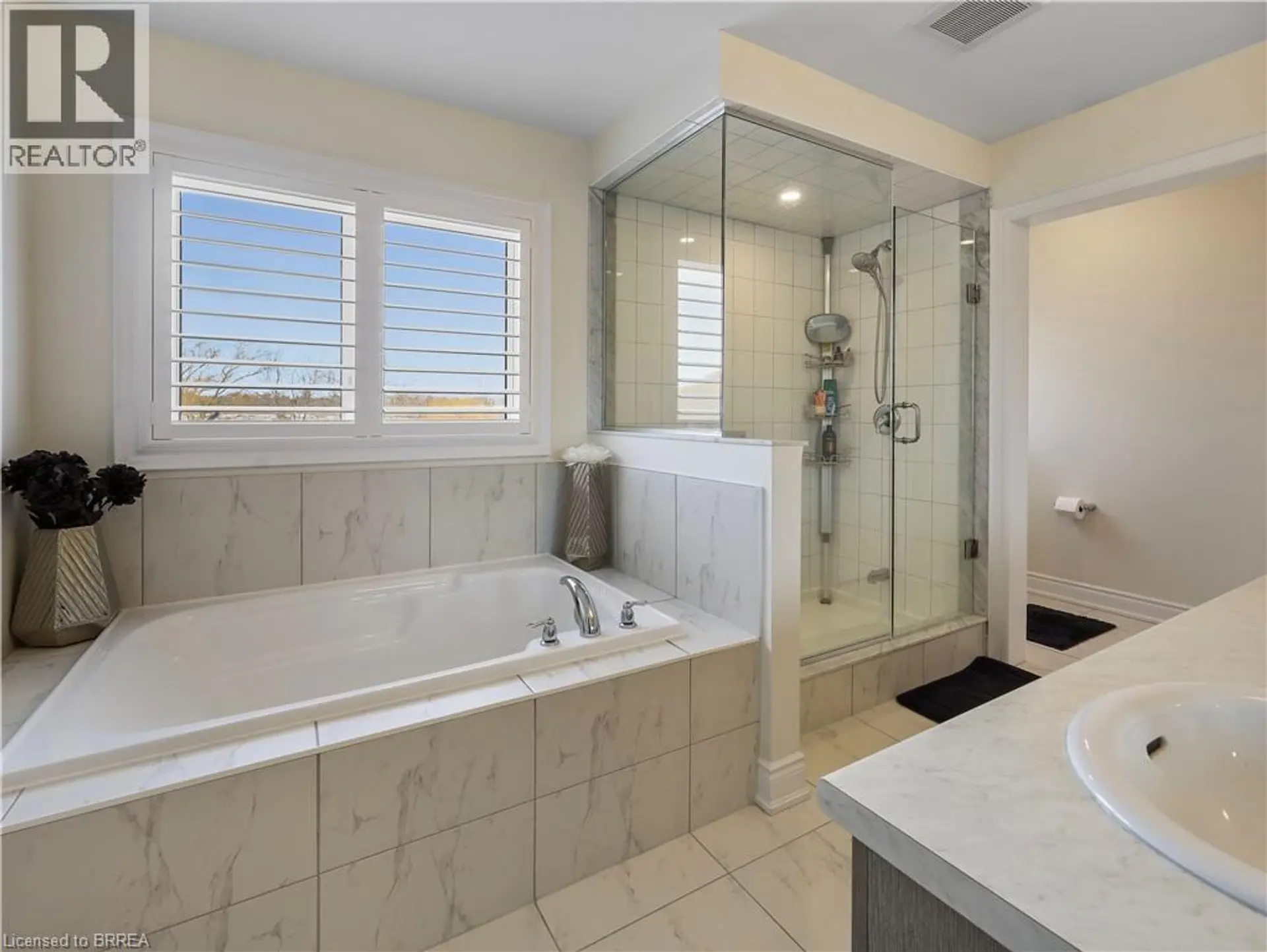 93 MONTEITH Drive - Image 11