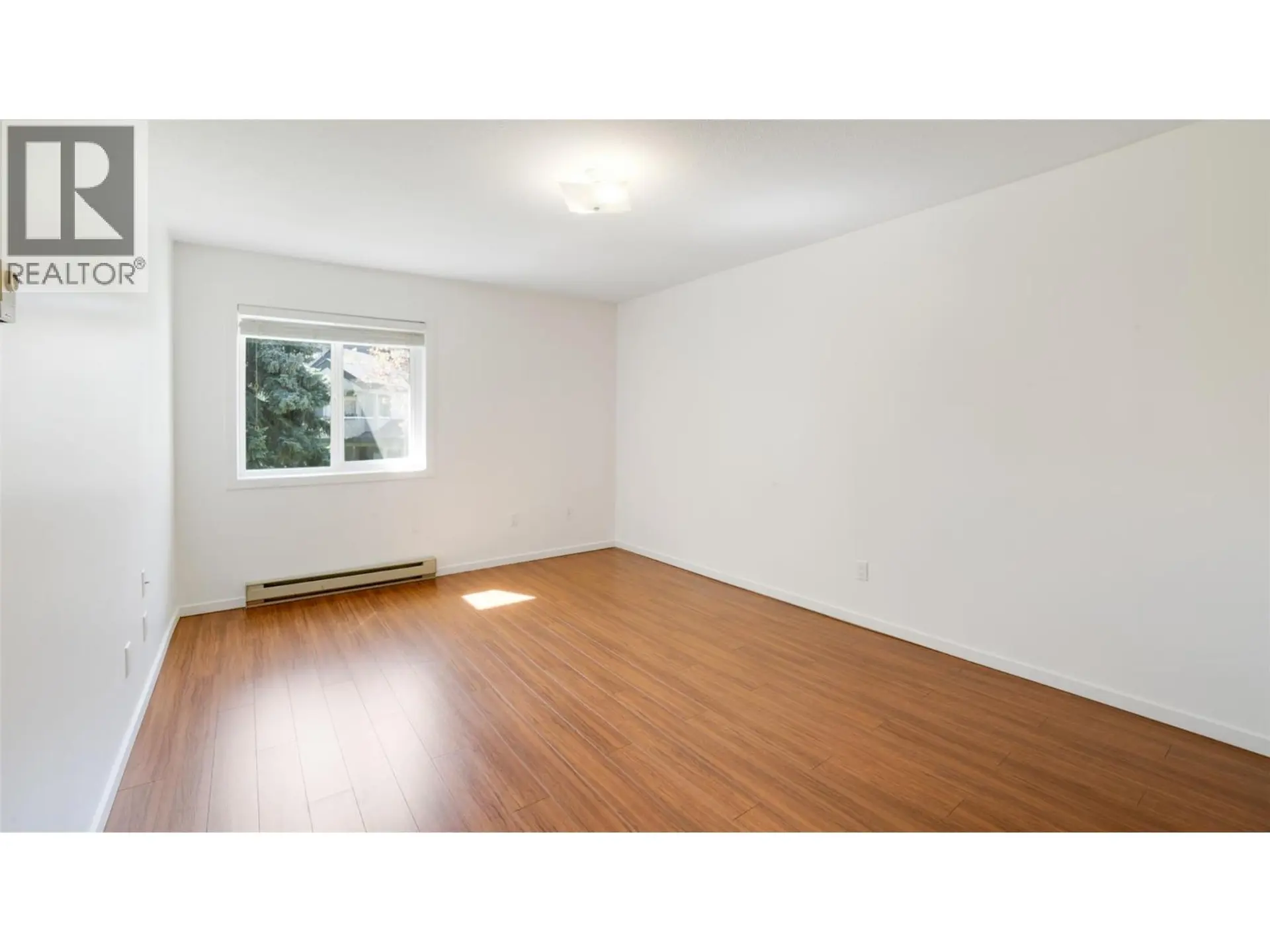 #208D 735 Cook Road - Image 9
