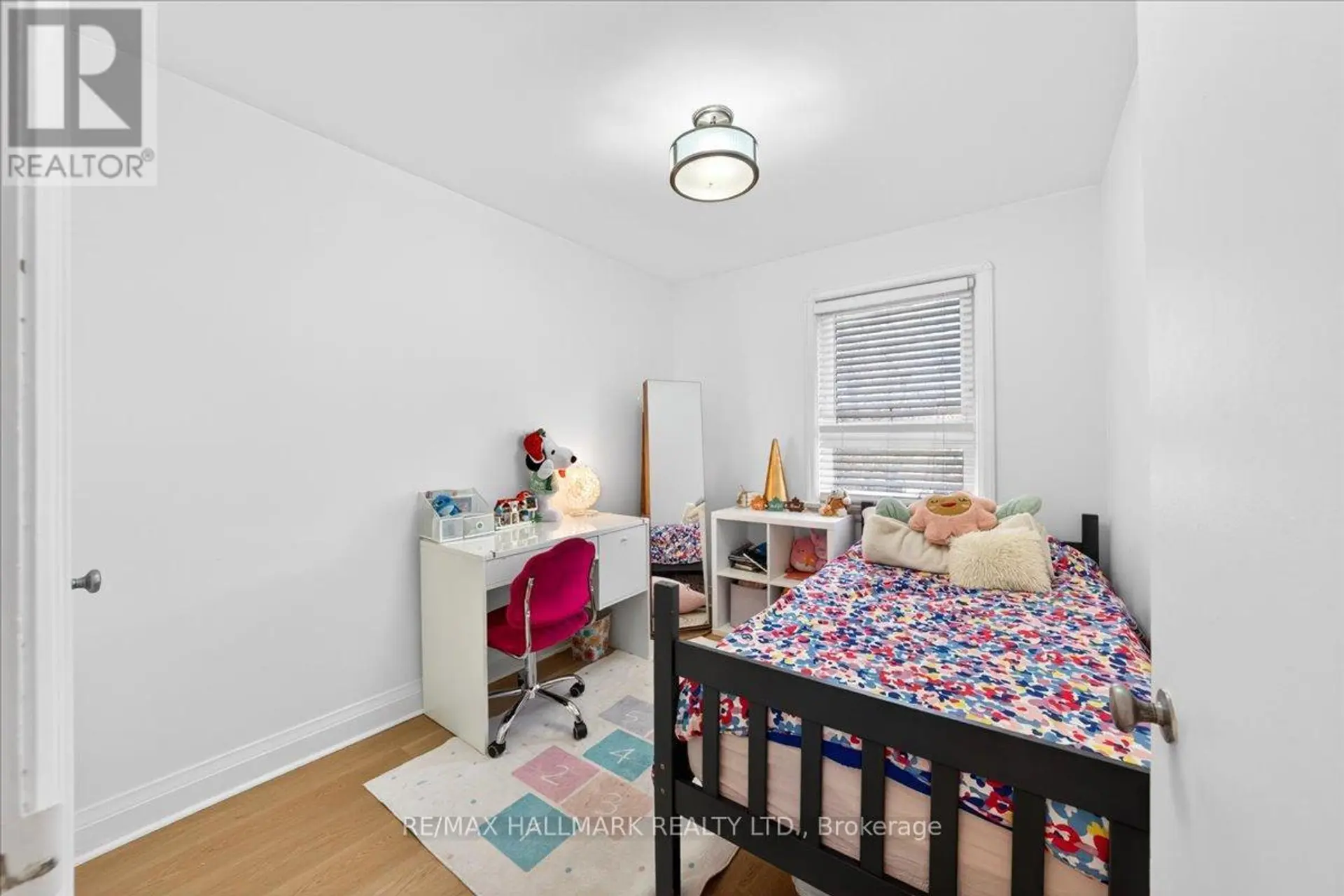 910 EGLINTON AVENUE E - Image 9
