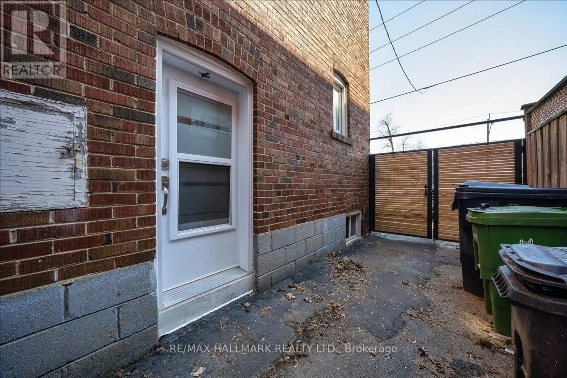 910 EGLINTON AVENUE E - Image 14