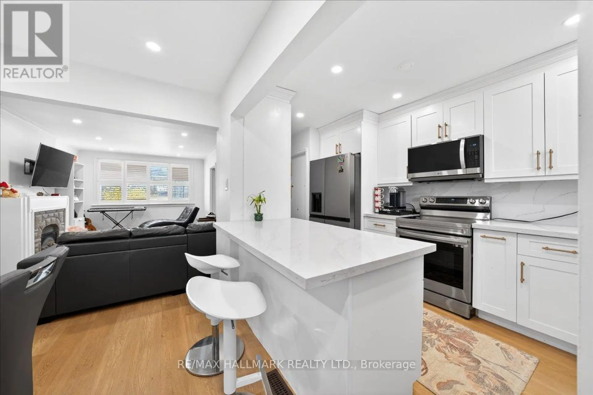 910 EGLINTON AVENUE E - Image 3