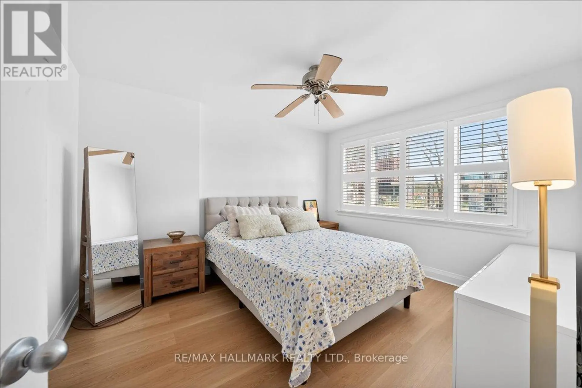 910 EGLINTON AVENUE E - Image 7