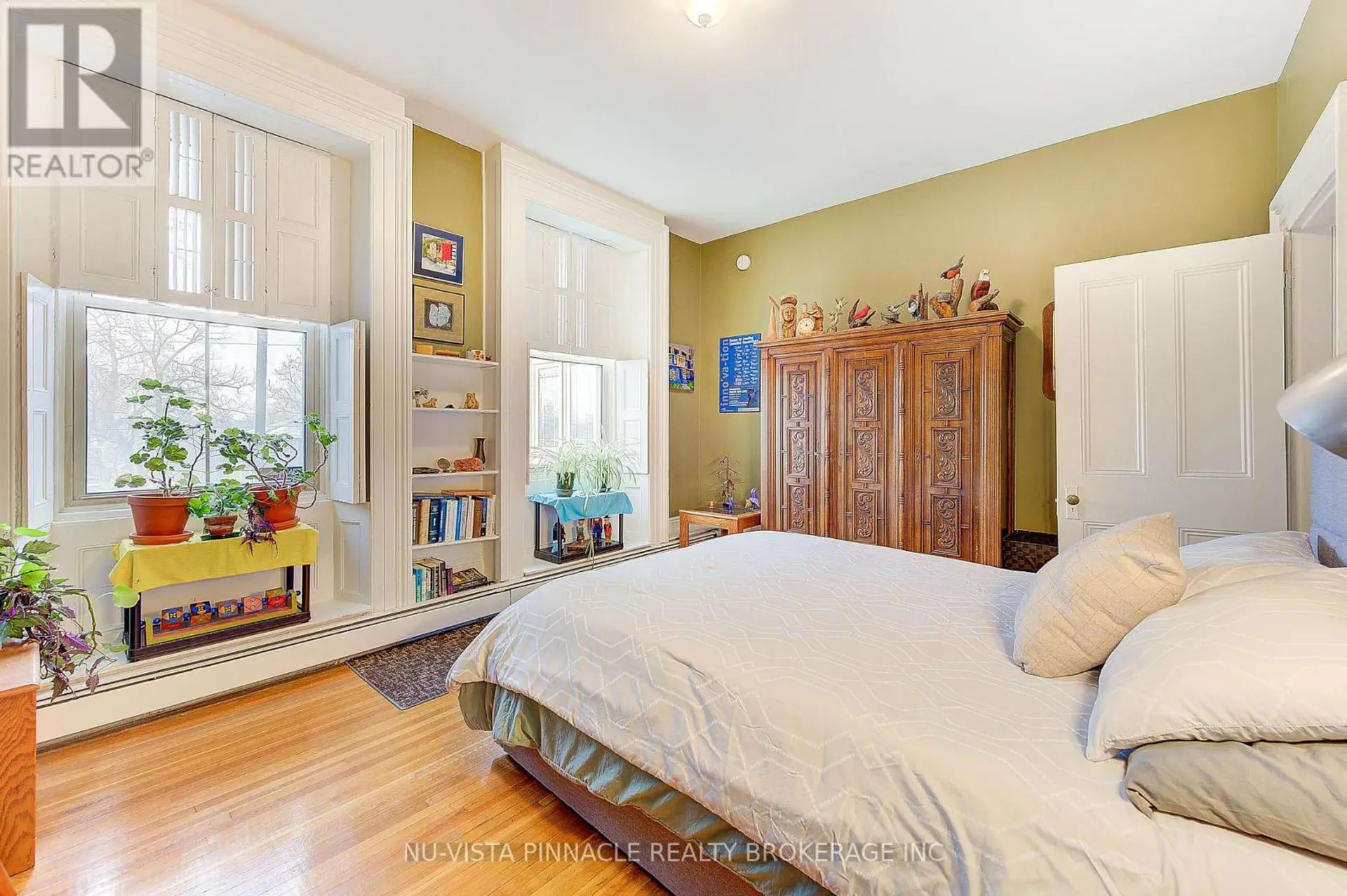 #5 49 RIDOUT STREET S - Image 11