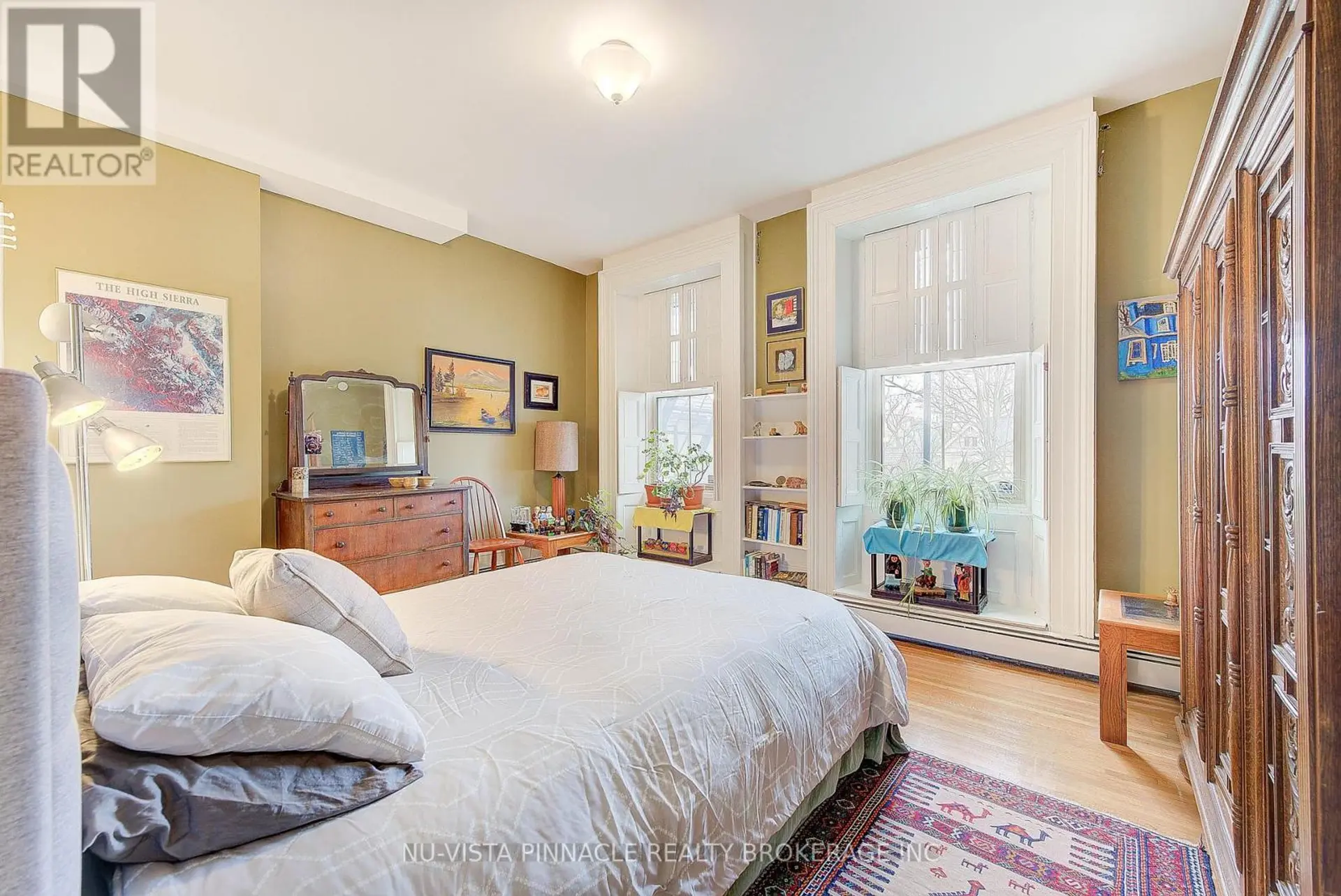 #5 49 RIDOUT STREET S - Image 4