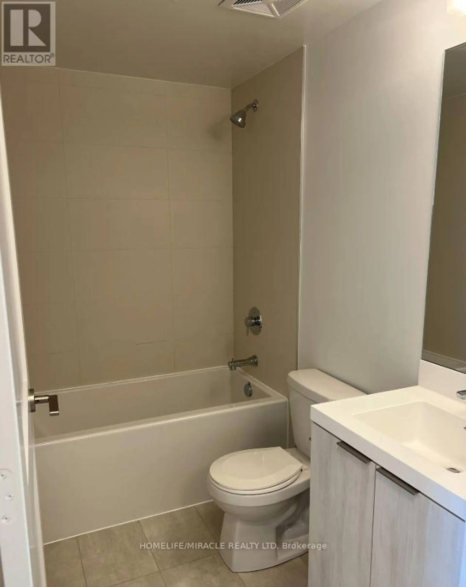 #3715 8 WIDMER STREET - Image 5