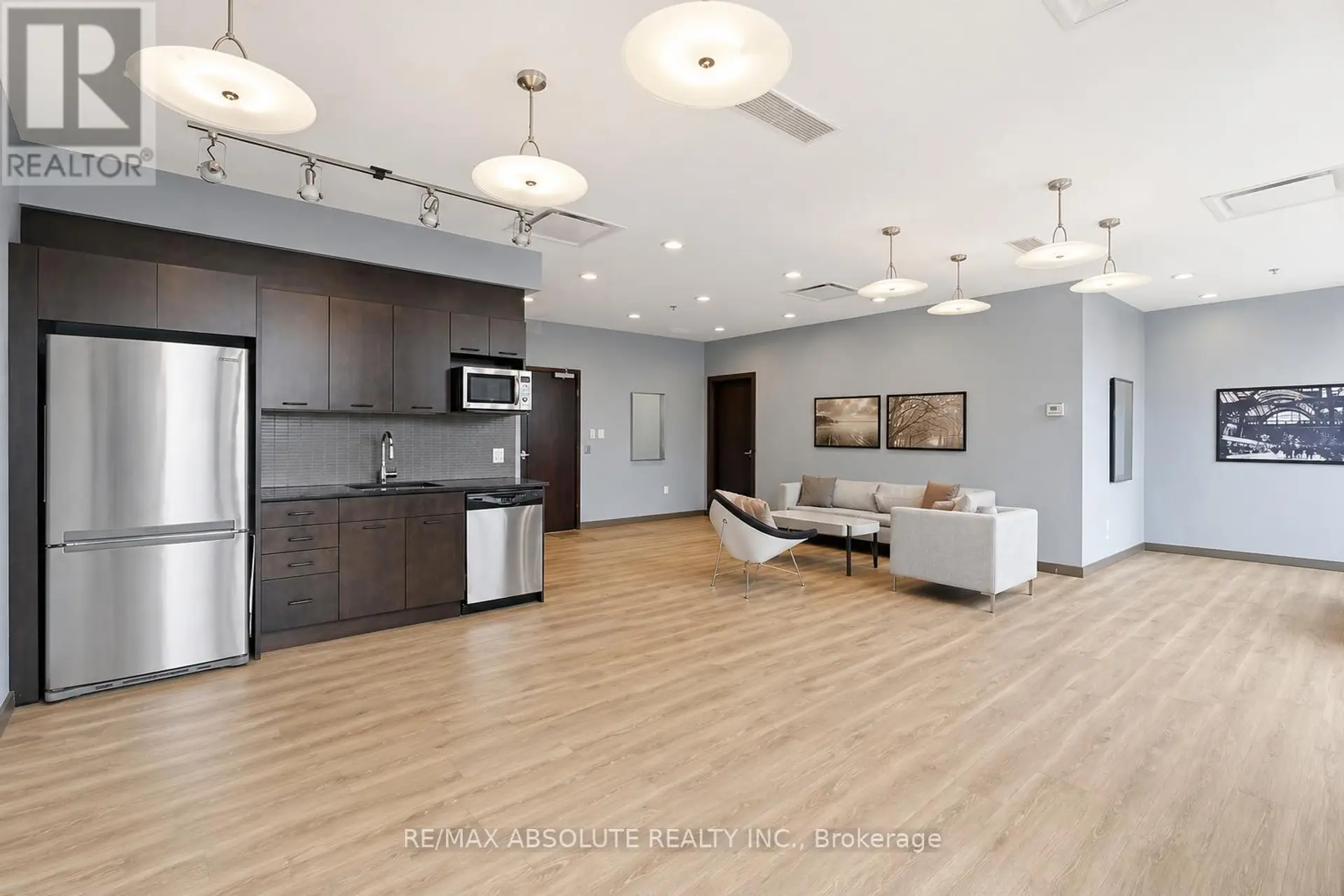 #217 101 RICHMOND ROAD - Image 13